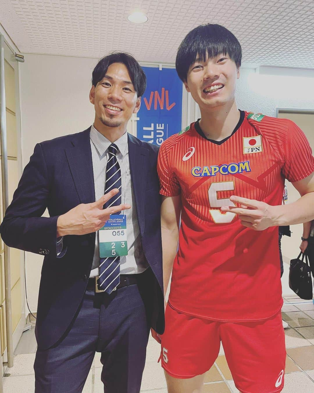 福澤達哉さんのインスタグラム写真 - (福澤達哉Instagram)「*** Bravooooo guys!!!! Big win today🙌 Next 🔜🇫🇷 #バレーボール #ネーションズリーグ #最高の勝利 #見てて楽しいバレー #まだまだ強くなれる #明日はゴリちゃんと解説します #期待しかない #可愛い後輩たちが写真撮ってくれた #先輩風吹かしてたのは #ここだけの話 #チャオ」6月10日 21時28分 - 1tatsu5