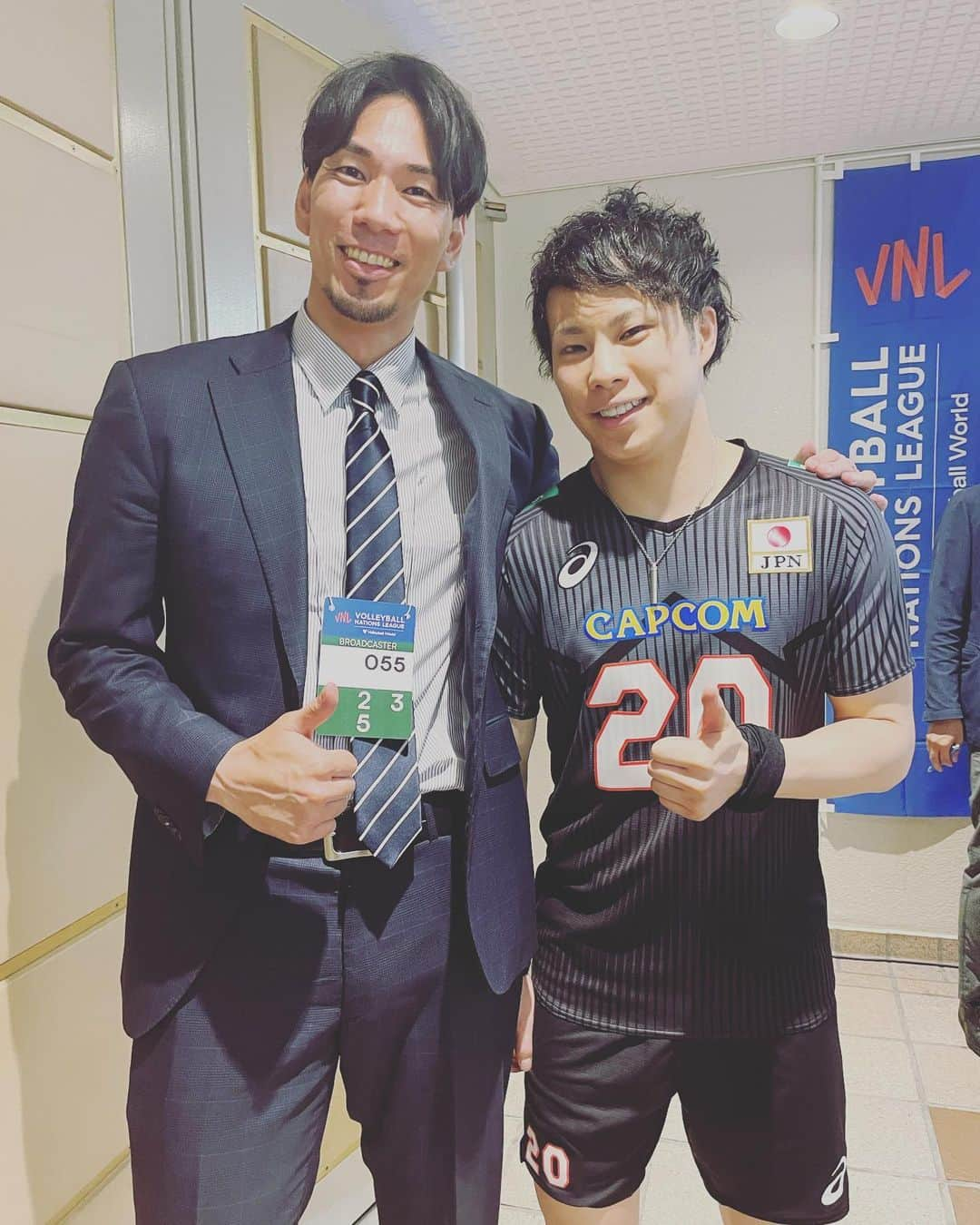 福澤達哉さんのインスタグラム写真 - (福澤達哉Instagram)「*** Bravooooo guys!!!! Big win today🙌 Next 🔜🇫🇷 #バレーボール #ネーションズリーグ #最高の勝利 #見てて楽しいバレー #まだまだ強くなれる #明日はゴリちゃんと解説します #期待しかない #可愛い後輩たちが写真撮ってくれた #先輩風吹かしてたのは #ここだけの話 #チャオ」6月10日 21時28分 - 1tatsu5