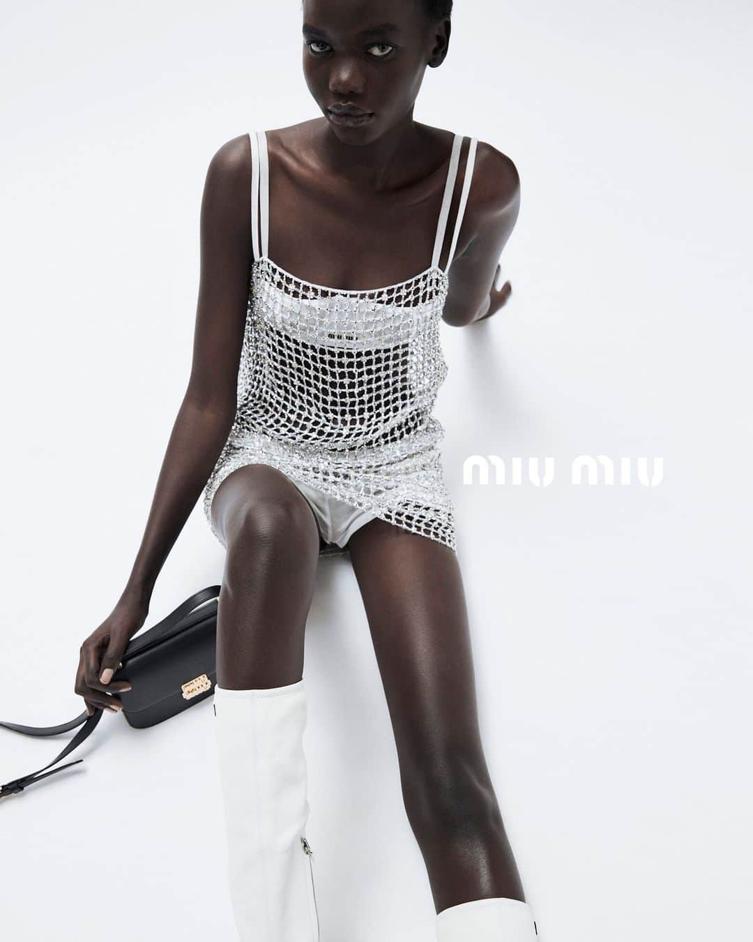 Miu Miuさんのインスタグラム写真 - (Miu MiuInstagram)「Eveningwear elevated to a new glimmering dimension.   #MiuMiu」6月10日 21時30分 - miumiu