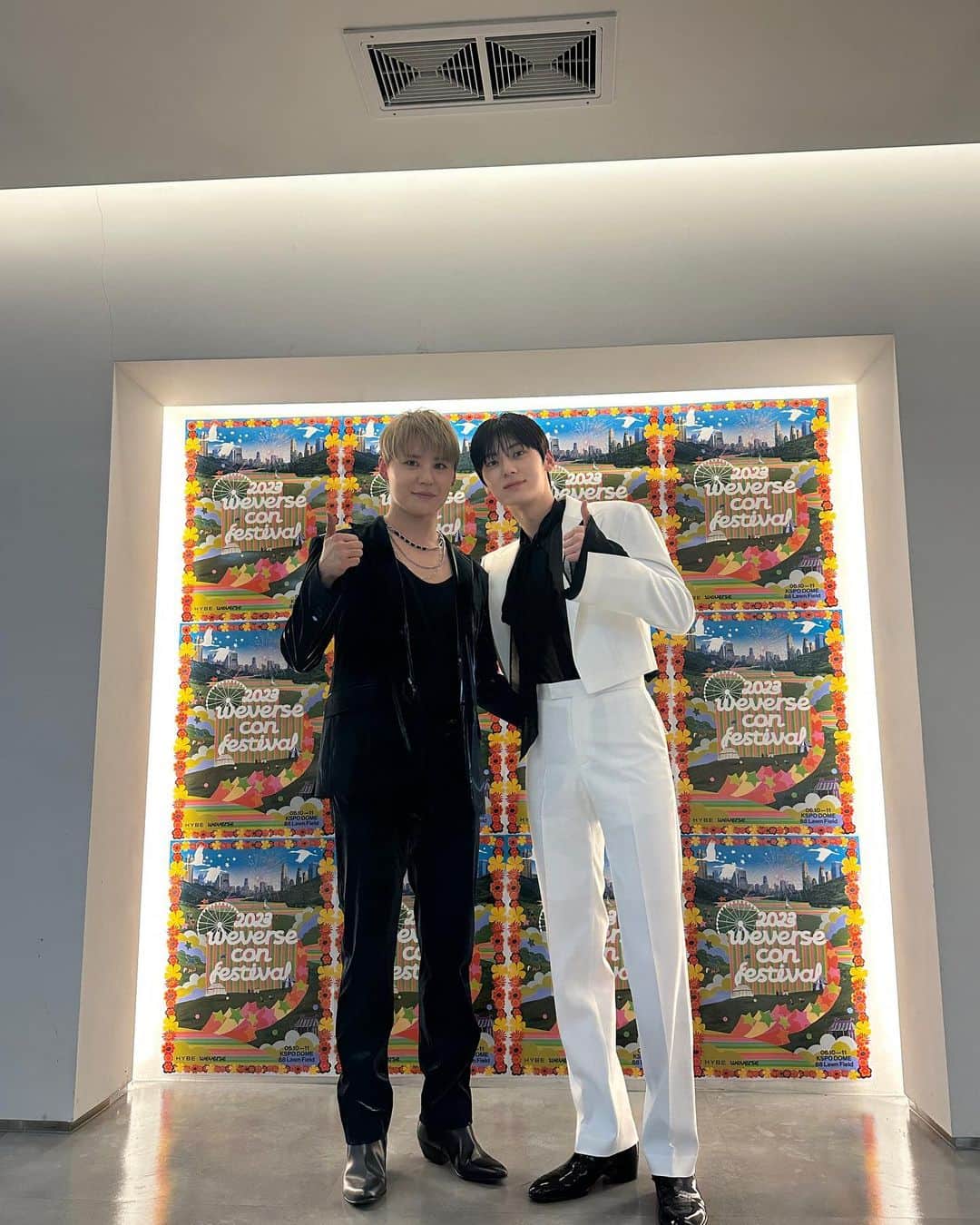 ミンヒョン さんのインスタグラム写真 - (ミンヒョン Instagram)「위버스페스티벌🫶🏻 (물론 일등은 🍑🧡🤭)」6月10日 21時43分 - optimushwang