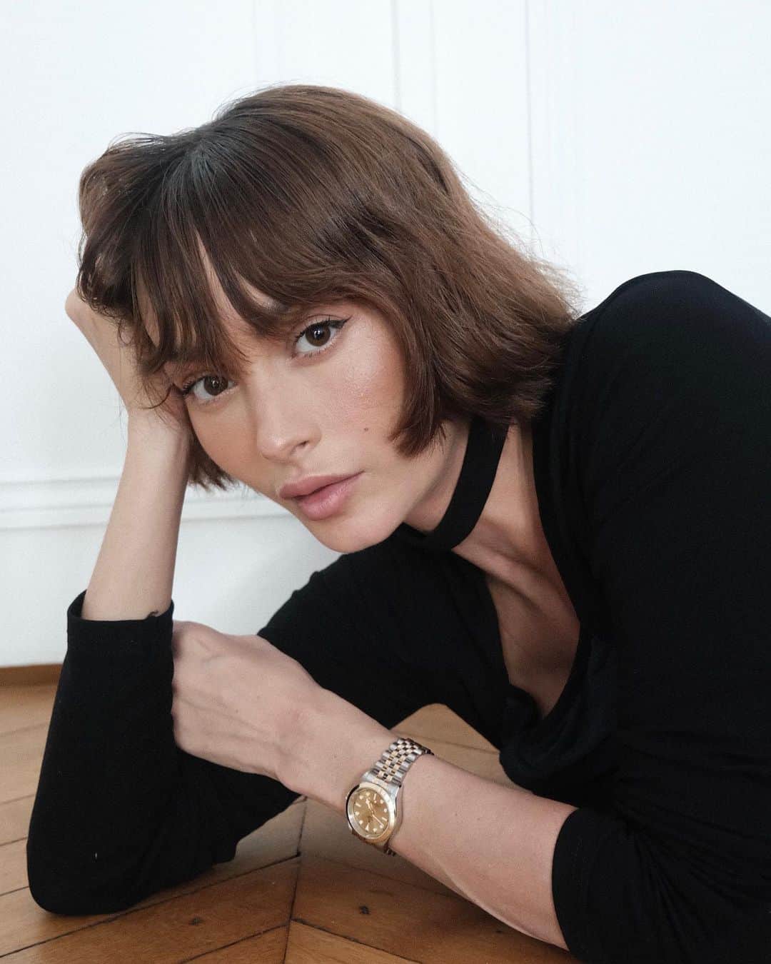 テイラー・ラシェのインスタグラム：「making my own time @tudorwatch #tudorwatch #borntodare」