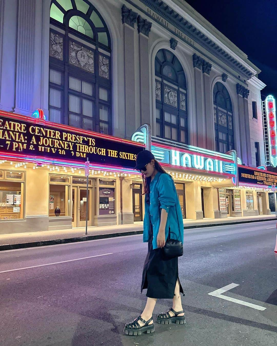 林みなほさんのインスタグラム写真 - (林みなほInstagram)「夜のハワイシアター、好き。  #hawaii#ダウンタウン#ハワイシアター」6月10日 21時59分 - hayashiminaho