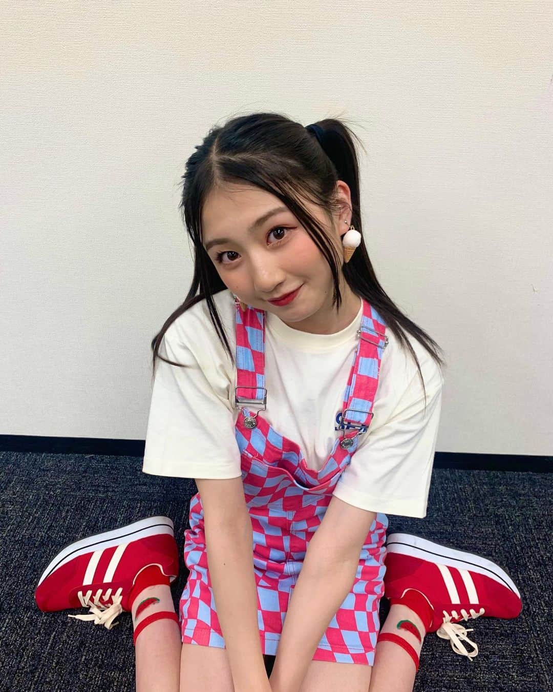 塩月希依音のインスタグラム：「ツインテール❤︎  #ツイン#ツインテール #ヘア#ヘアアレンジ #jk#ljk #05#05년생 #05line」