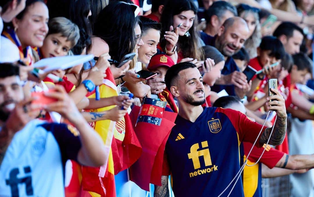 のインスタグラム：「🇪🇸」