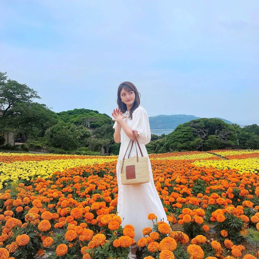 遠野愛のインスタグラム：「2023.06.10 マリーゴールド🌼 能古島で今季かごバックデビュー☺︎」