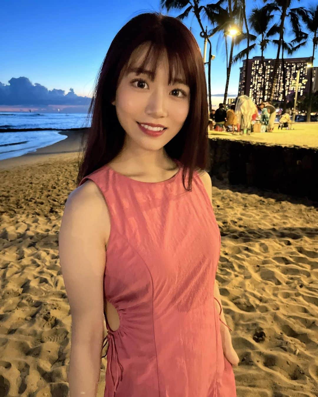 河北彩花さんのインスタグラム写真 - (河北彩花Instagram)「⁡ ⁡ ⁡ ハワイ3日目の撮ってもらった写真📸🤍 ⁡ ⁡ このピンクのワンピースは ハワイ旅行のために買ったお洋服𓂃🎀𓈒𓏸 ⁡ ⁡ ⁡ いくつか質問きたけどこのワンピはeimy istoireのだよ🫶🏻   #hawaii  #ハワイ旅行」6月10日 22時17分 - saika_kawakita__official