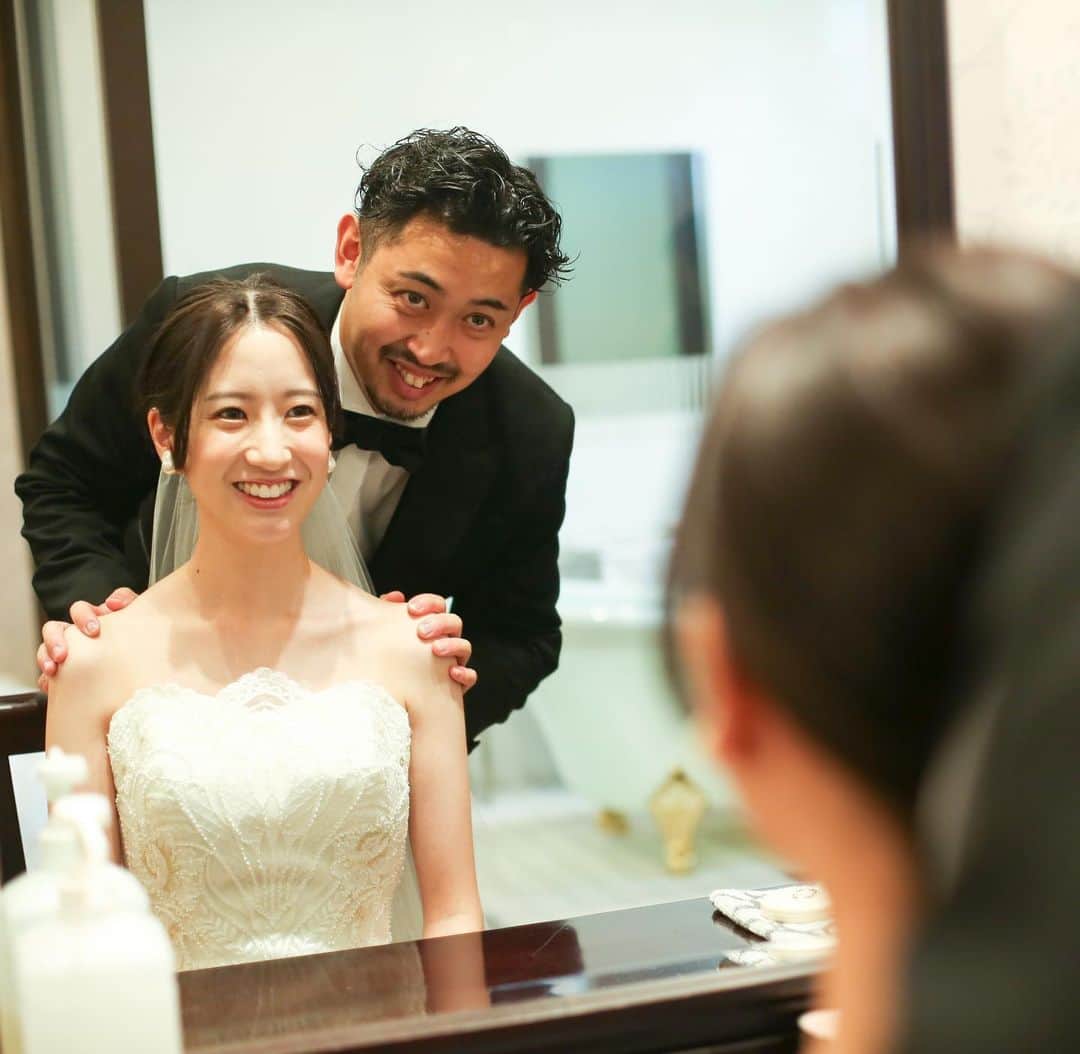 福井結婚式 福井結婚式場のインスタグラム：「.  だいすきな人と  過ごせる一生に一度の時間  きっと愛しさ溢れる時間ですよね  . ---------------------------------------------   ララシャンスベルアミーでは 毎日ブライダルフェアを 開催しております！  DMまたはプロフィール欄のHPより ご予約承っております🌿  ①前撮りスナップ料金5万円 プレゼント ②スナップアルバム5万円分 プレゼント  ブライダルフェアとの併用も可能です❤︎  お会いできますことをスタッフ一同 楽しみにお待ちしております☺︎  ---------------------------------------------  #ララシャンス #ララシャンスベルアミー #lalachance #ララ嫁 #ララ嫁さんと繋がりたい #前撮り #ロケーション撮影 #前撮りポーズ  #merry花嫁 #ウエディングニュース #2023春婚 #2023夏婚 #2023秋婚 #2023冬婚 #再入場 #入場 #福井 #福井結婚式 #結婚式準備  #卒花 #卒花嫁 #プレ花 #プレ花嫁#プレ花嫁さんと繋がりたい」