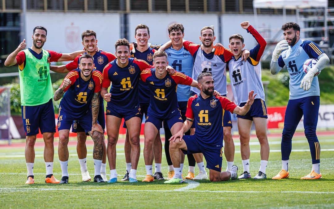 ロドリゴ・モレノ・マチャドのインスタグラム：「😁 🇪🇸」