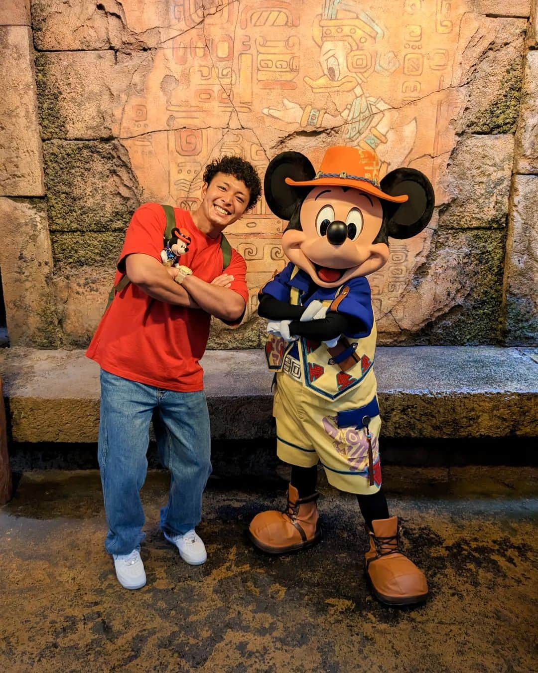 西尾健太さんのインスタグラム写真 - (西尾健太Instagram)「スマホ覗いてくるぐらいの友達🔍  #tokyoDisneyresort  #Disney #Disneyland #Disneysea #TDR #TDL #TDS #東京ディズニーリゾート #ディズニー #ディズニーランド #ディズニーシー #ミッキー #ミニー #トレイルミッキー #レッツセレブレイトウィズカラー」6月10日 22時36分 - nishio.kenta