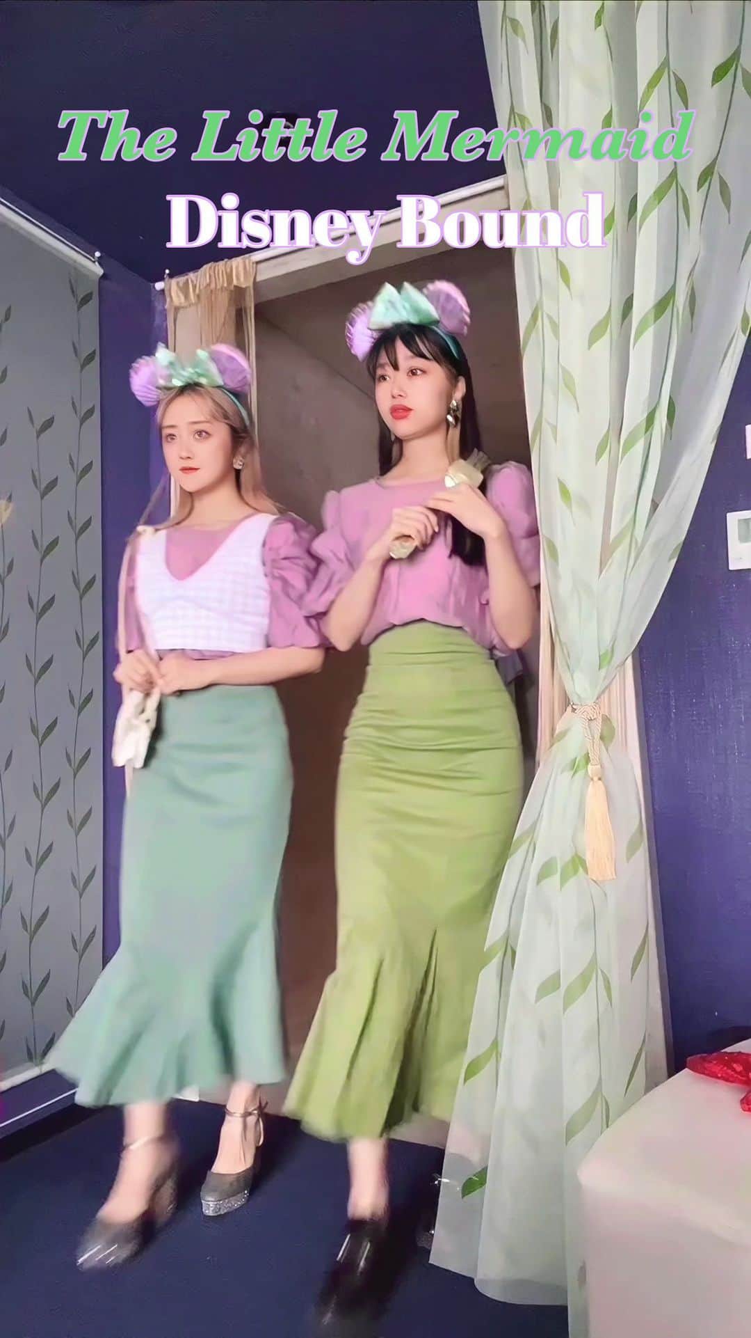 中島奈津希のインスタグラム：「👩🏻‍🤝‍👩🏼🫧🧜‍♀️🧜‍♀️ ⁡ ⁡ ⁡ お姉(@nakajima_ayano )のアップした リール見た？！😍 ⁡ 実は別パターンも撮ってました🫢🫢 ⁡ ⁡ ⁡ ⁡ ⁡ ⁡ ぜひ、最後まで見てね😂😂 (どちらもやり慣れてない感🫨笑) ⁡ ⁡ ⁡ 映画も早く観たいなぁ🐠🫧 みんなのネタバレしない感想dm読んで今からワクワクしてるよ😍😍 ⁡ ☁️☁️☁️☁️☁️☁️☁️☁️☁️☁️☁️☁️☁️☁️☁️☁️ #disneysisters_jp ←#中島姉妹 ディズニーまとめ👩🏻‍🤝‍👩🏼 @nakajimasisters_jp ←中島姉妹ディズニーまとめ👩🏻‍🤝‍👩🏼」