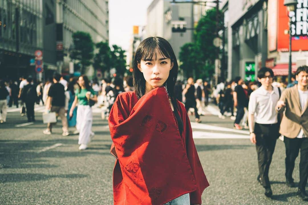 石塚朱莉さんのインスタグラム写真 - (石塚朱莉Instagram)「TOKYO CITY...  photo📷 @fujigraphy___   #tokyo #shibuya  #kimono #haori  #streetphotography」6月10日 22時41分 - akari_ishizuka