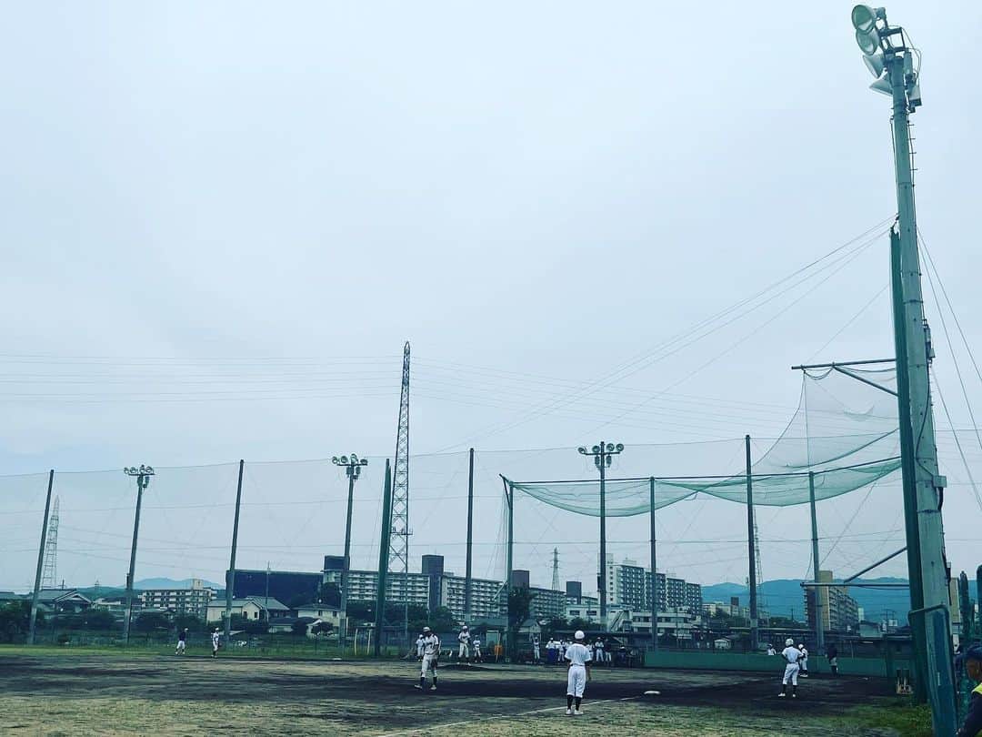 上田悦子のインスタグラム：「早起き 大声 泥だらけ  青春だぁ。。。 勝つのは難しいけれど😝  #高校野球 #見てるだけでドキドキ💦 #まだ練習試合 #公式戦が近づいてくる☀️」