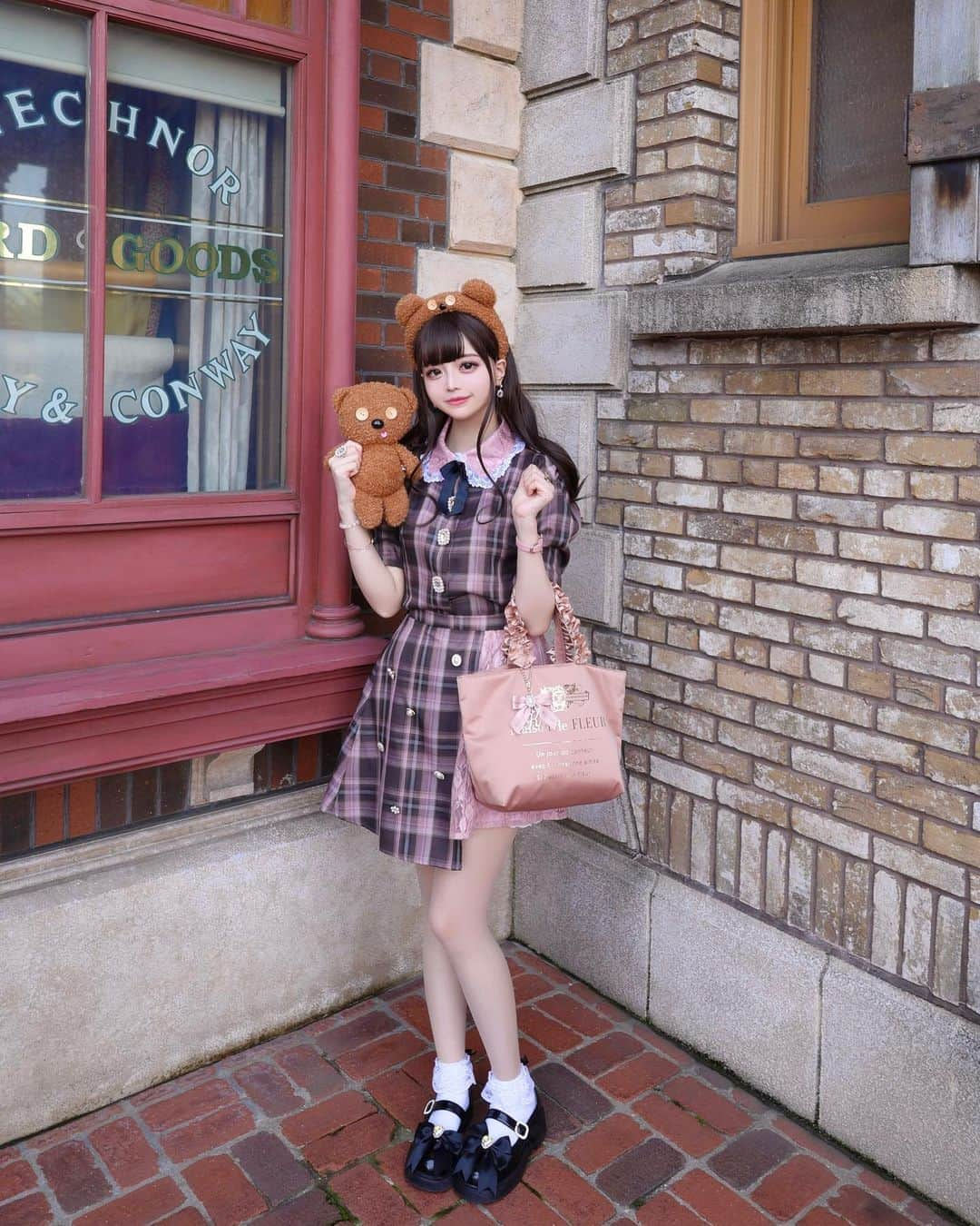 Chikako千佳子さんのインスタグラム写真 - (Chikako千佳子Instagram)「Delicious Me 💛 #ティムコーデ #ティム #USJ #usjコーデ #universalstudios #ユニバ #ユニバコーデ #ユニバーサルスタジオジャパン #universalstudiosjapan #minions #ミニオンズ #swankiss #スワンキス #量産型ヲタク #量産型コーデ #量産型女子 #maisonthefleur」6月10日 14時12分 - cindychikako