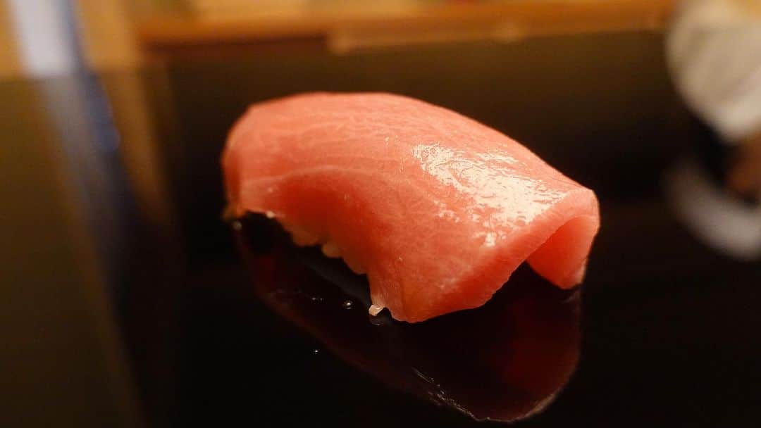 IKKO’S FILMSさんのインスタグラム写真 - (IKKO’S FILMSInstagram)「お誘いありがとうございました。  鯵と穴子は美味しかったです。  しかし皆んなこぞって高評価だな…  #鮨あらい #寿司 #鮨 #sushi #すし #壽司 #寿司好きな人と繋がりたい #ワイン好きな人と繋がりたい #食べるの好きな人と繋がりたい #グルメ好きな人と繋がりたい #日本酒好きな人と繋がりたい #sushilovers #寿司スタグラム #鮨スタグラム#sushistagram  #foodie #東京カレンダー #予約困難店 #食べログ #ミシュラン #michelin #品川イッコー #ikkosfilms  #japanesefood #igers #foodie #foodgasm #foodphotography #foodstagram #tagsforlikes #instafoodie」6月10日 14時31分 - ikkos_films