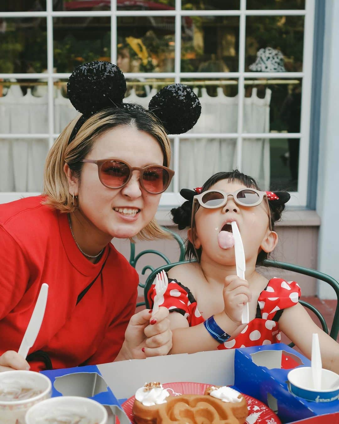 藤田可菜さんのインスタグラム写真 - (藤田可菜Instagram)「#disneyland  娘と @natumisato と❤︎  🏰🐭」6月10日 15時45分 - fujikana0219