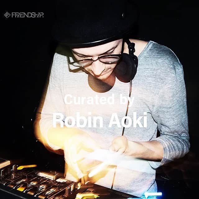 青木ロビンのインスタグラム：「FRIENDSHIP. Curator PLAYLIST更新しました！  6月のテーマ 『雨の言い訳』  Robin Aoki(downy/zezeco) @zezeco_official @downy_official #friendship_mu @aokirobin   #AppleMusic https://music.apple.com/jp/playlist/curated-by-robin-aoki-downy-zezeco/pl.u-38oWZl4sYNvdAdz  #Spotify https://open.spotify.com/playlist/1tYOqniSofRyPUralo7M0V」