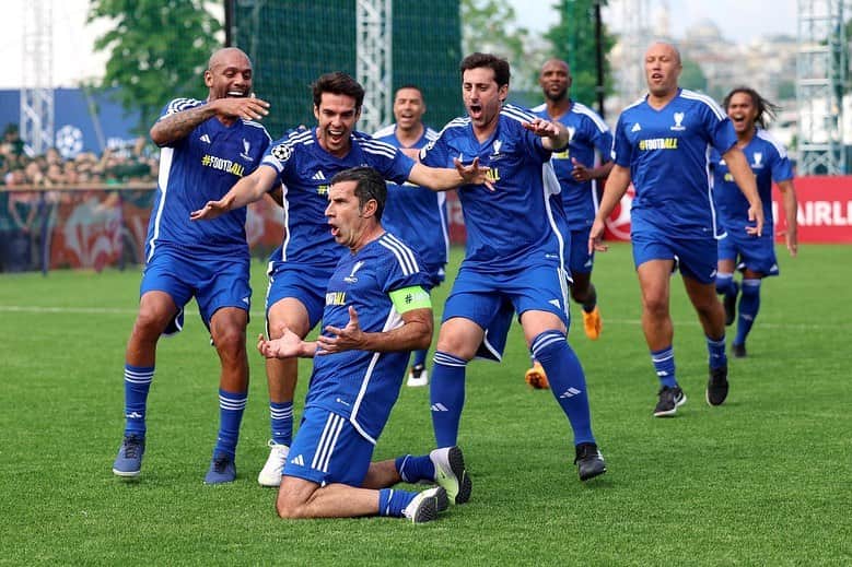 カカさんのインスタグラム写真 - (カカInstagram)「Football lover ⚽️❤️」6月10日 15時57分 - kaka