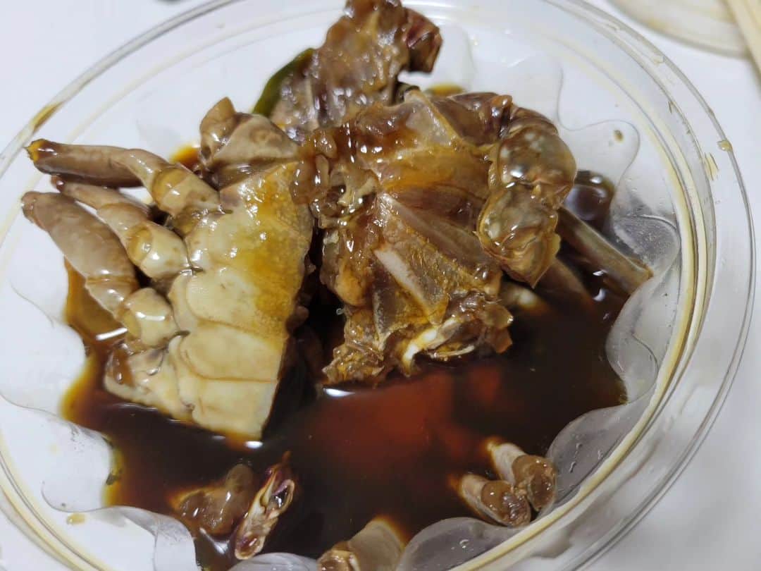 高岩竜一のインスタグラム：「超久々のカンジャンケジャン🦀 ヤンニョムケジャンはちょこちょこ食べるがカンジャンケジャンは10年以上振り😁 嬉しい😃✌️ いただきます🙏」