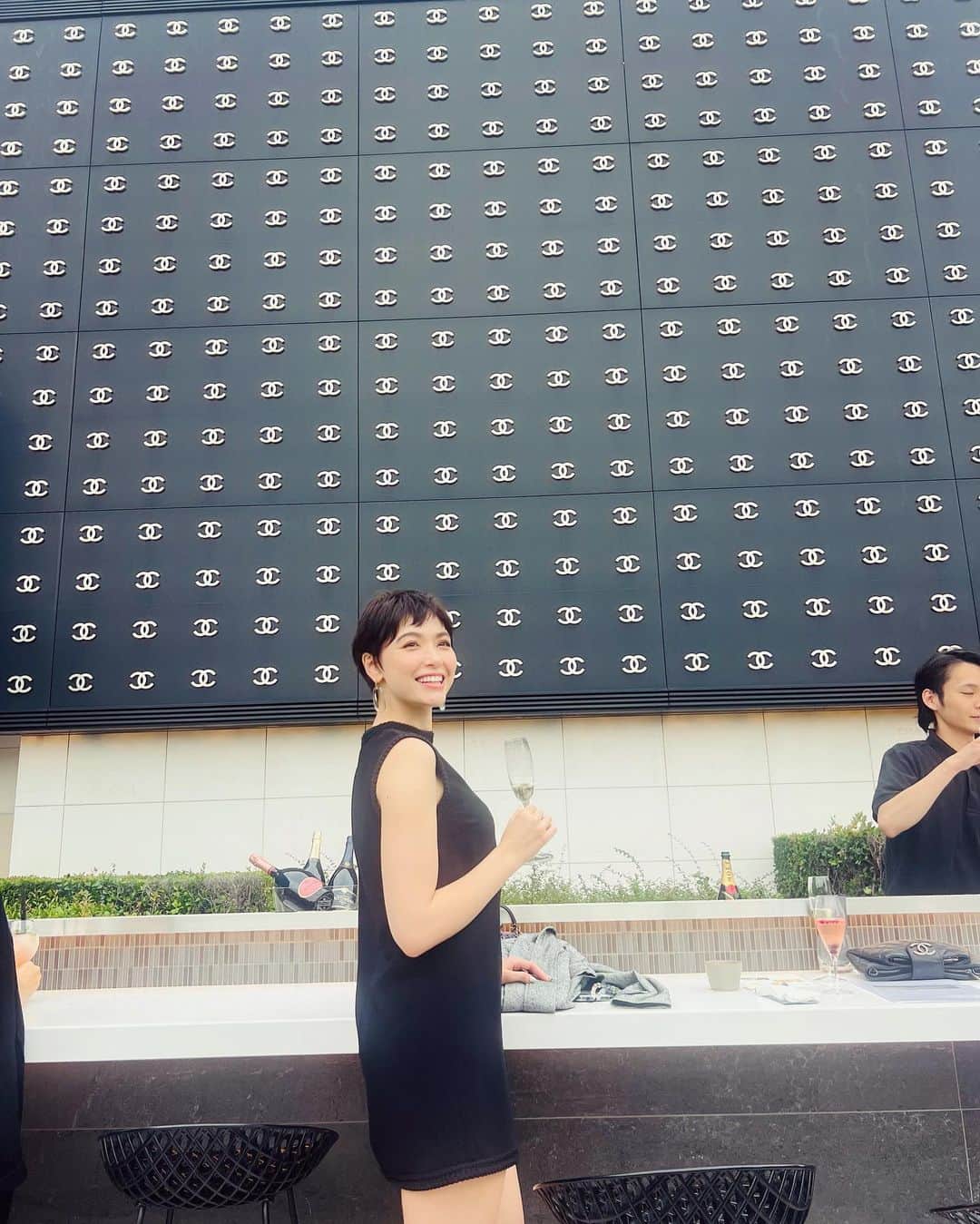 ダンシーシャノン美沙さんのインスタグラム写真 - (ダンシーシャノン美沙Instagram)「. この夏銀座シャネルの屋上にできる シャネルのバーのイベントに お邪魔しました☺️🩷  日本に海外みたいな 開放感のある素敵なバーが あるってすっごく嬉しい✨☺️  素敵な時間が過ごせました😌  Thank you ❤️  @chanelofficial  #chanel #chanelclassic」6月10日 16時31分 - shannon.fancy