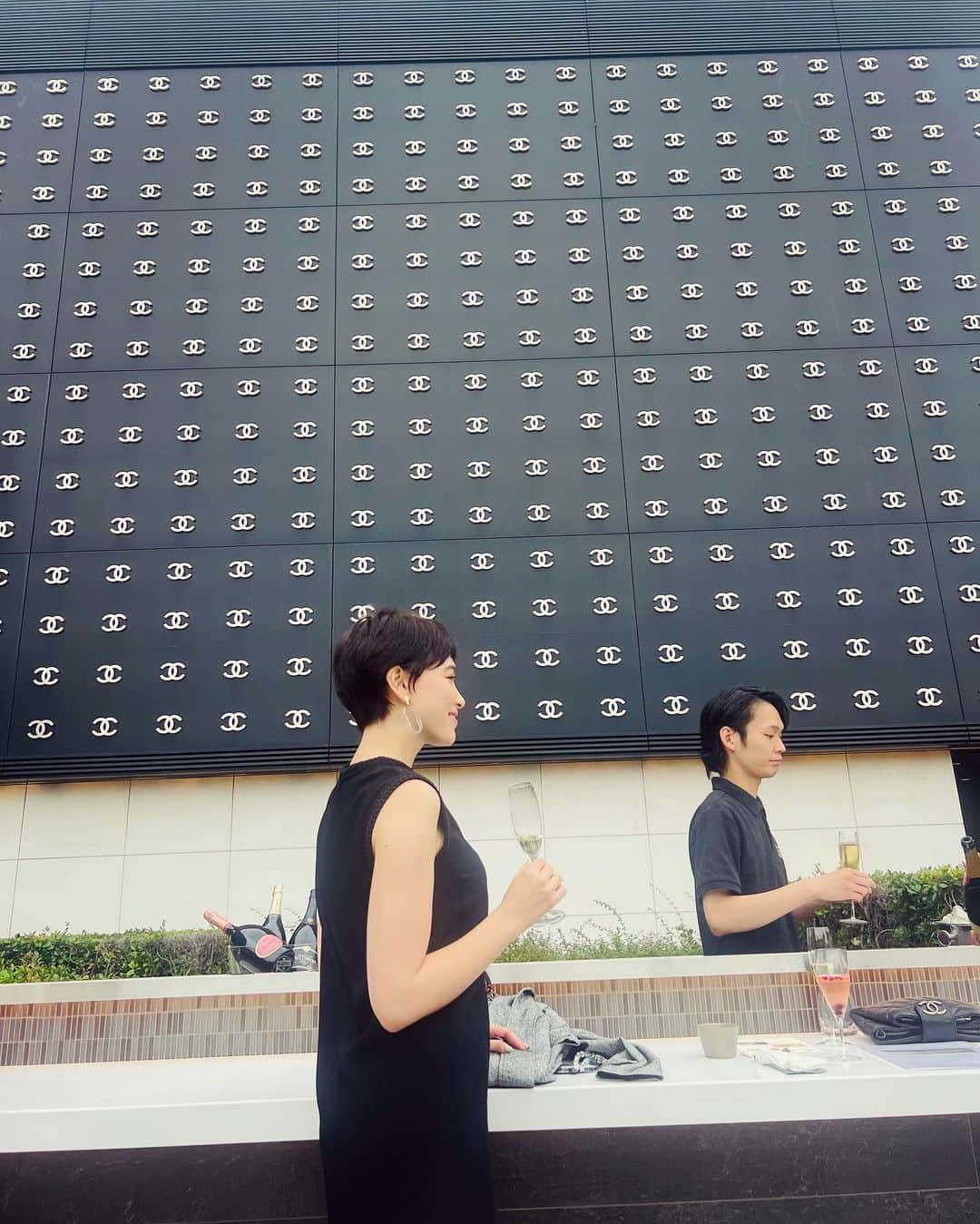 ダンシーシャノン美沙さんのインスタグラム写真 - (ダンシーシャノン美沙Instagram)「. この夏銀座シャネルの屋上にできる シャネルのバーのイベントに お邪魔しました☺️🩷  日本に海外みたいな 開放感のある素敵なバーが あるってすっごく嬉しい✨☺️  素敵な時間が過ごせました😌  Thank you ❤️  @chanelofficial  #chanel #chanelclassic」6月10日 16時31分 - shannon.fancy