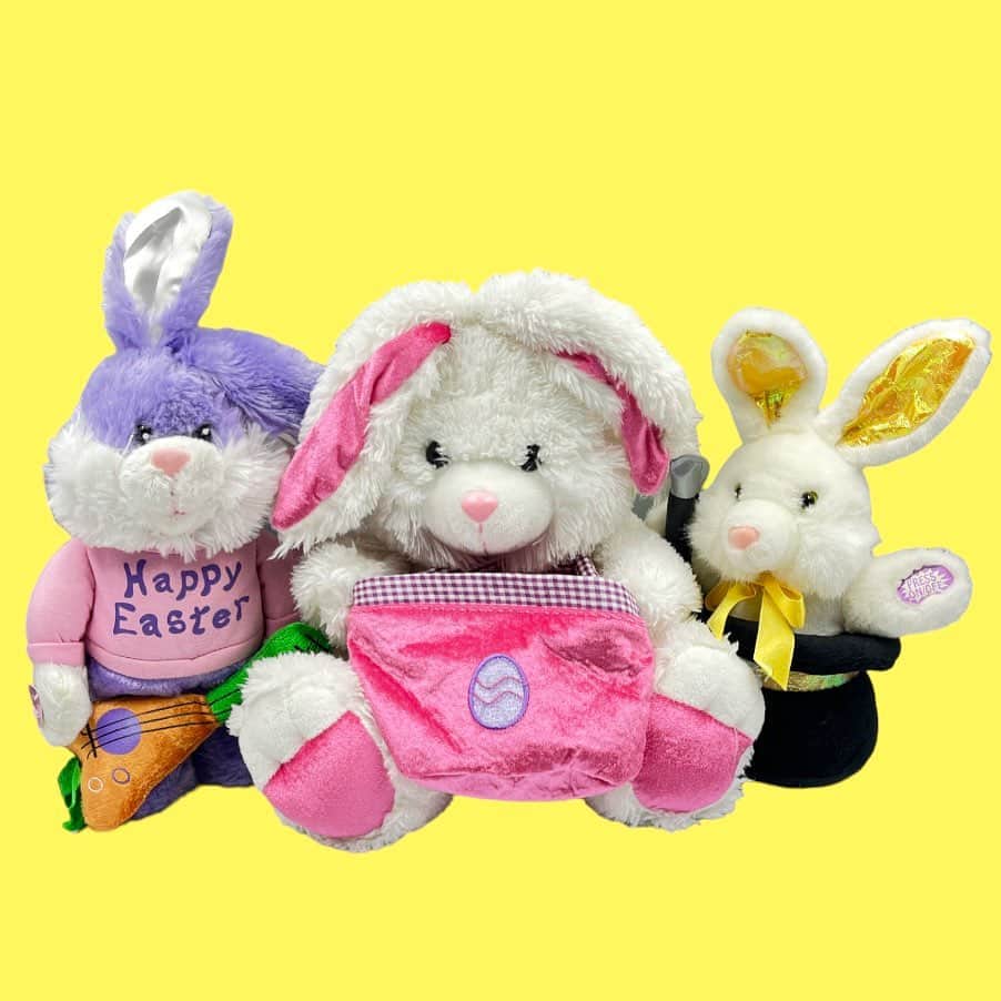 おもちゃやSPIRALさんのインスタグラム写真 - (おもちゃやSPIRALInstagram)「Easter Rabbit 沢山入荷しました🎵💝  左と右のウサギは踊って歌います🎈🌈」6月10日 16時42分 - spiral_toy