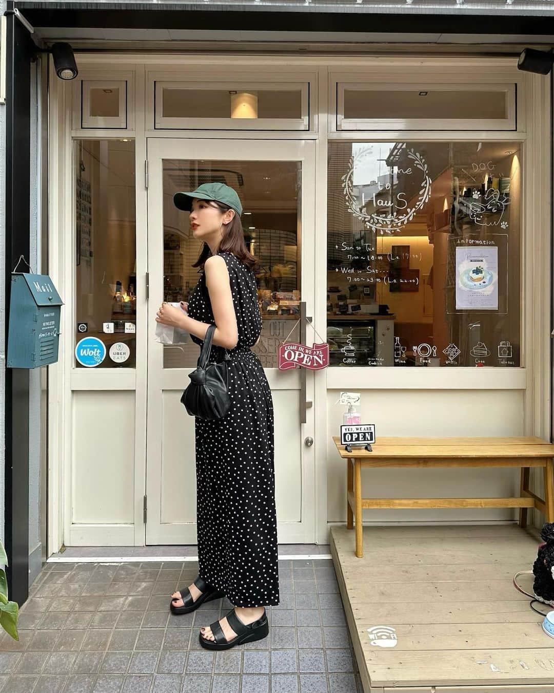 金城ゆきさんのインスタグラム写真 - (金城ゆきInstagram)「気になってた @haus_bake_cafe でグルテンフリーのケーキを買いに🥧♥  小麦粉控えるようになってから身体の調子がいいんです🙋‍♀️(たまにのラーメンはご褒美です🍜)  お洋服は蒸し暑い時期にぴったりのさらっと着れる  @norc.jp のワンピース👗 zozotownでクーポンも出てました♥  #coordinate#ootd#outfit#fashion#cafe#norc#コーディネート #ノーク」6月10日 16時58分 - yukikaneshiro