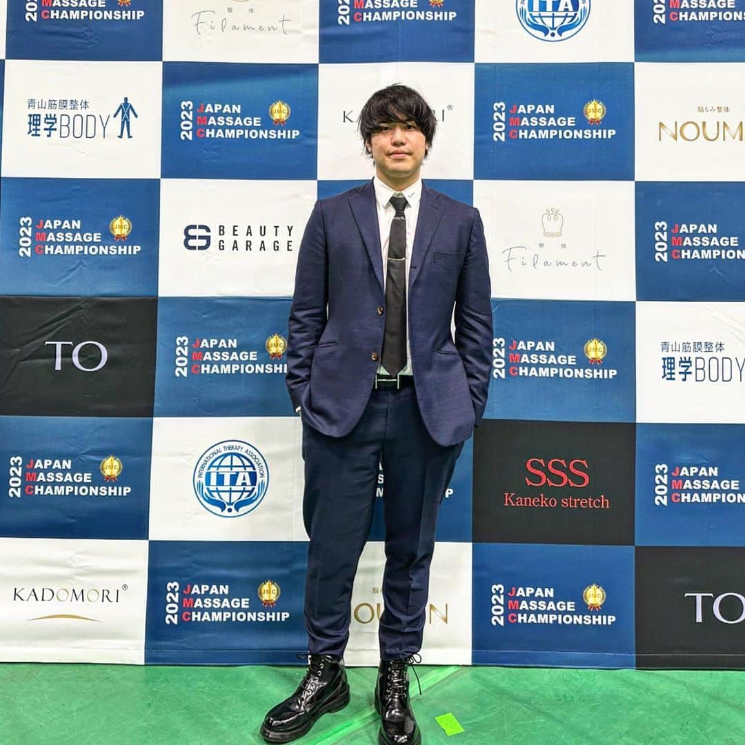 美容整体師川島さん。のインスタグラム：「マッサージ日本大会の審査員🇯🇵 . みんなの真剣な姿や 独創的な手技からまたインスピレーション 湧きました！ . #美容整体師川島さん #整体 #カイロプラクティック #chiropractor #dior #HERMES #Tiffany」