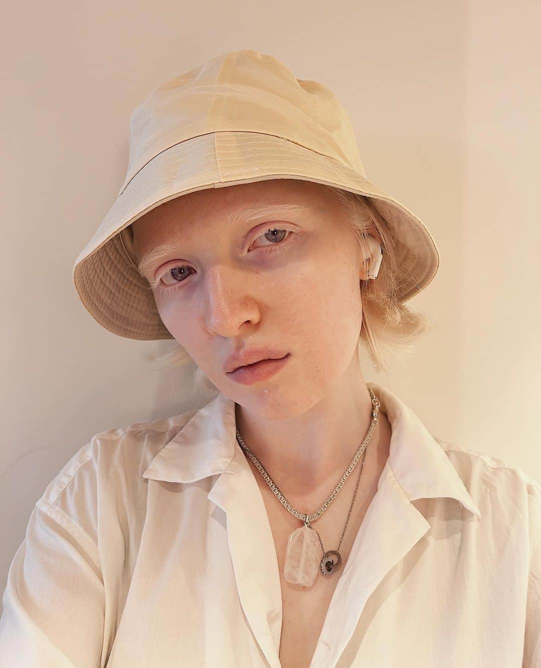 ナスチャのインスタグラム：「really Japanese girl style today with @avectokyo.official necklace 🤍✨ お品有難う御座います！」