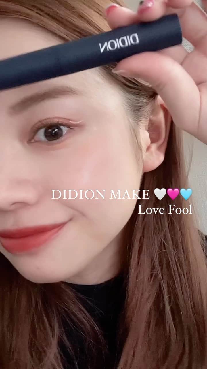 のインスタグラム：「🩷🩵🩶 DIDIONのマスカラメイク〜 今日は名前も可愛いLove Fool 🫶🏻 ふんわりとしたコーラル感がかわいい色！  白のラインも引いて少し夏らしく〜  _ #make #didion #didion_beauty #カラーマスカラ #マスカラ #オレンジメイク #夏メイク #reels #カラーライン」