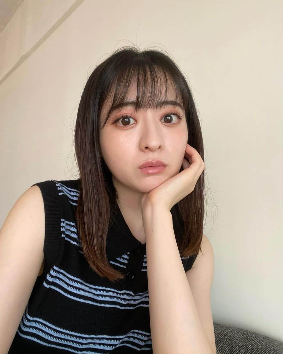 末吉 瞳のインスタグラム：「ヴィセの新作リップ全色げっと しちゃった笑 この写真で付けてるのは PK850です🎀  #ヴィセ #visee #メイク  #新作コスメ #リップ  #ネンマクフェイクルージュ  #makeup」
