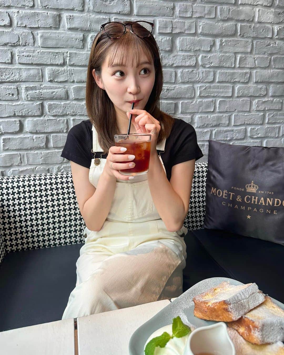 加藤早和子のインスタグラム：「.  帰省したときのいつかのカフェ☕️  盛岡の美味しいお店たくさん聞いたから 沢山開拓したい✊🏻  . . #マーサーブランチ #カフェ #カフェ活 #アナウンサー  #スポーツキャスター #休日 #帰省 #時差 #cafe」