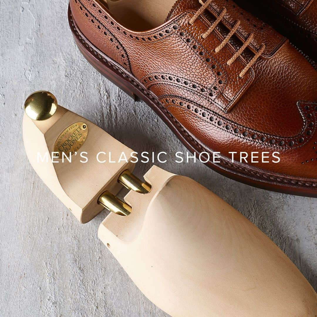 クロケット&ジョーンズさんのインスタグラム写真 - (クロケット&ジョーンズInstagram)「Potentially one of the most important shoe accessories we offer, our Shoe Trees are the ideal Father's Day gift. Our Classic Shoe Trees are made from natural wood and sit comfortably in all our shoes and boots. Or maybe your father is one of our elite Hand Grade Customers, therefore our Luxury Shoe Tree will guarantee to put a smile on his face. . #crockettandjones #madetobeworn #fathersday」6月10日 23時00分 - crockettandjones_official