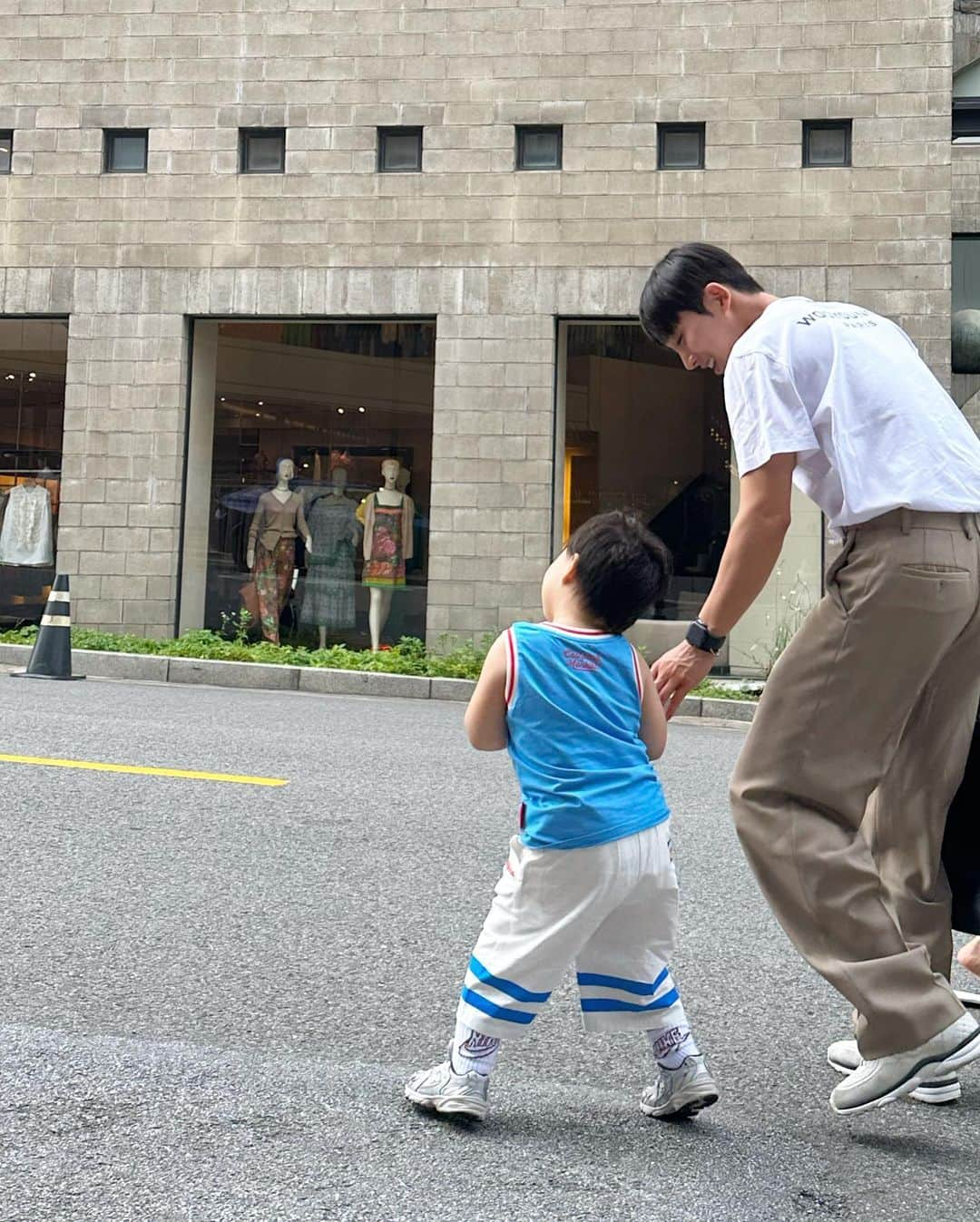 カン・ヘヨンさんのインスタグラム写真 - (カン・ヘヨンInstagram)「훈이도 젊고 잘생긴 삼촌 있다구요!!!  Two hoon~💙💙」6月10日 17時45分 - mangdoo_noona