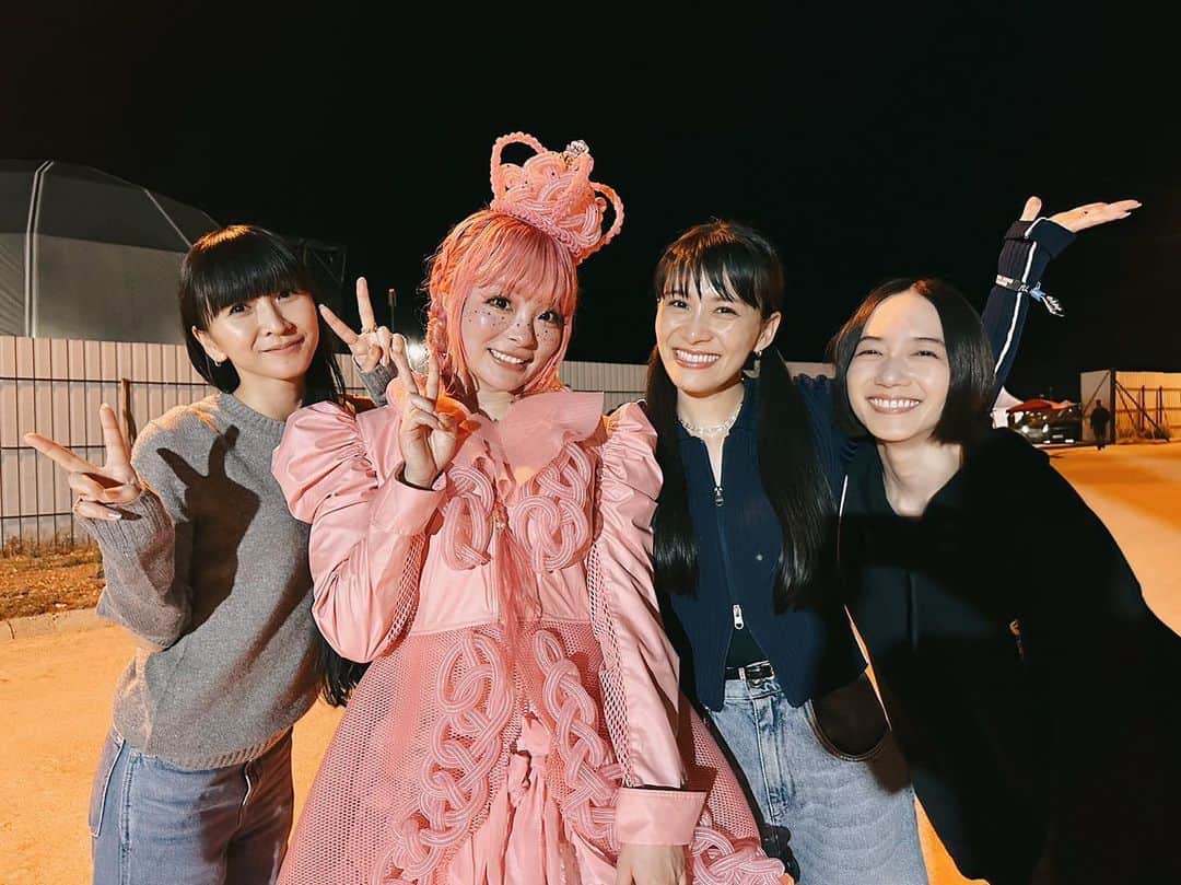樫野有香さんのインスタグラム写真 - (樫野有香Instagram)「Kyary + Perfume🤍🫶🏻 #primaverasound # ...