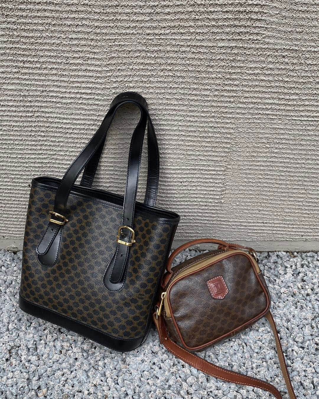 Ｈedyさんのインスタグラム写真 - (ＨedyInstagram)「. ［Left］ CELINE マカダム柄ショルダーバッグ 品番:H23060037CE  ※WEB掲載済み  ［Right］ CELINE マカダム柄ブラゾン刻印ショルダーバッグ 品番:H23060036CE  ※WEB掲載予定  撮影時には透明のフィルムを敷いております。  For free overseas shipping services, please visit global website.（www.hedyjp.com）  @hedy_daikanyama @hedy_osaka_ @hedy_fashion  #hedy #hedy_japan #hedy_vintage #vintageshop」6月10日 18時00分 - hedy_vintage