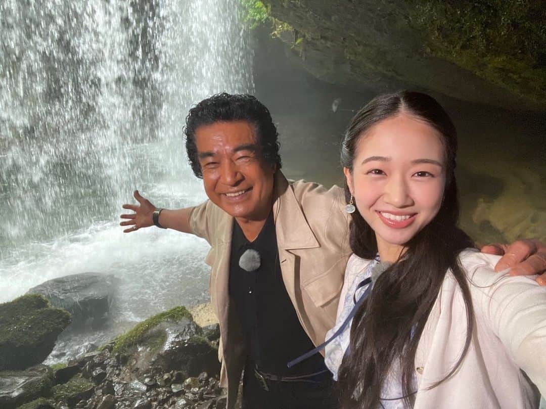 藤岡弘、のインスタグラム：「🌳🌳  藤岡弘、3分散歩 マイナスイオンのシャワー 届きましたか？  #サタプラ　#天翔愛　#nature #hiroshifujioka #滝　#waterfall」