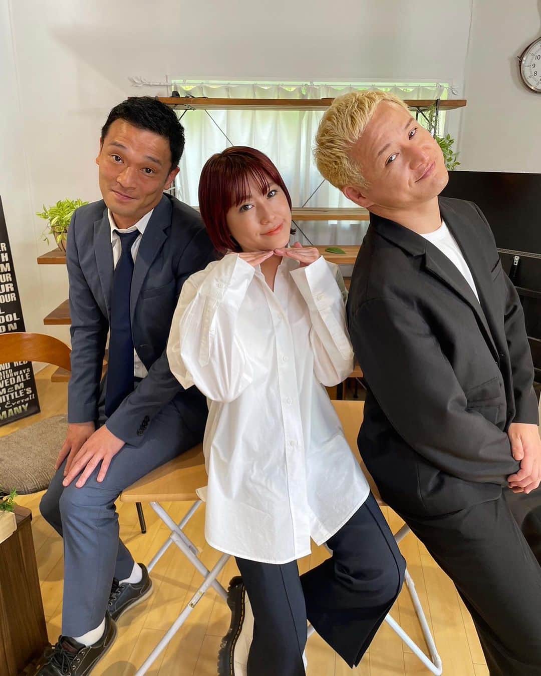 IMALUのインスタグラム：「BS11「リアル〜真実を追う180日〜」でご一緒してるガリットチュウさんと毎回写真を撮るんだけど、ストックが増えてきたので今日は大放出しちゃお〜。  毎回福島さんが先導を切ってディレクションしてくれて、特にテーマはない写真を撮ってるお🤗  シーズン2はとんでもないことなってますが、間も無くエンディングが近づいてまーす！」