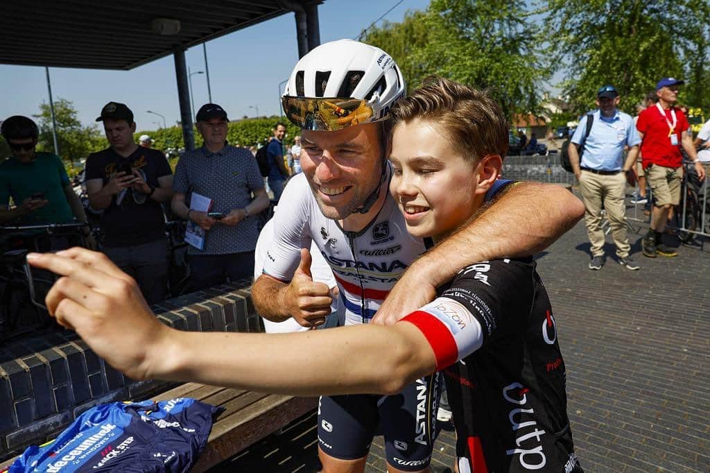 マーク・カヴェンディッシュのインスタグラム：「🤳  @zlmtour   @sprintcycling」