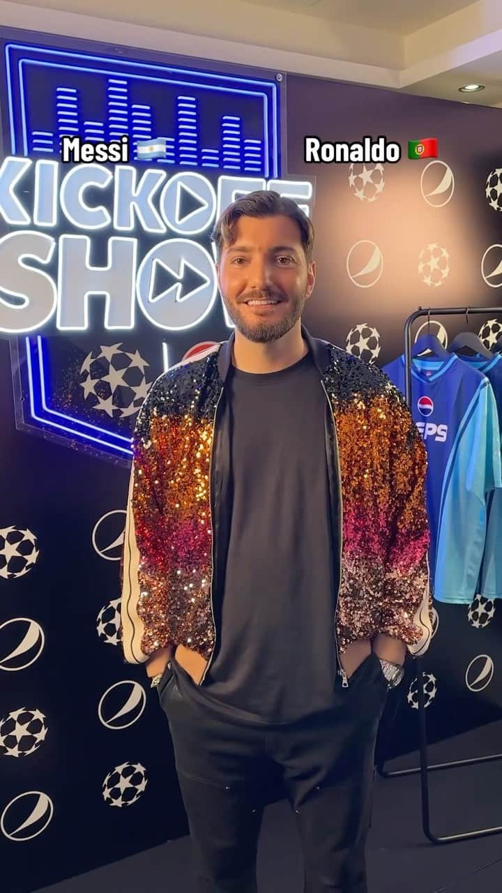 のインスタグラム：「Ronaldo or Messi? 👀  @Alesso 🔥 🎶   #PepsiKickOffShow @pepsiglobal」