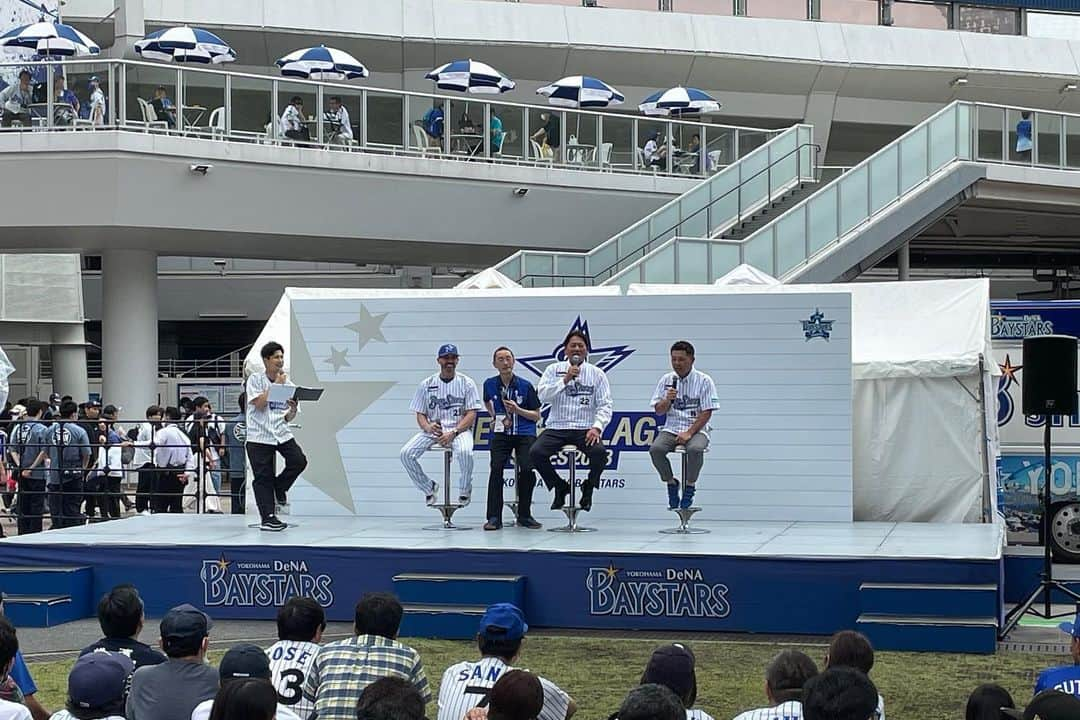 山田弥希寿さんのインスタグラム写真 - (山田弥希寿Instagram)「『BACK TO THE 1998 BAYSTARS 〜TALK SHOW〜』3日間司会を担当しました。ローズさん、通訳の川島さんは3日間、そして佐々木主浩さん、谷繁元信さん、佐伯貴弘さん、野村弘樹さん、レジェンドOBの方々に1998年当時の思い出や、今のベイスターズについてお話しいただきました。みなさんから今年のベイスターズへの期待を感じました。2023年、あの時と同じように優勝・日本一へ。  #baystars #横浜頂戦 #横浜DeNAベイスターズ #ローズ さん #佐々木主浩 さん #谷繁元信 さん #佐伯貴弘 さん #野村弘樹 さん #山田みきとし #スタジアムDJ #スポーツMC #アナウンサー」6月10日 18時25分 - mikitoshi_617