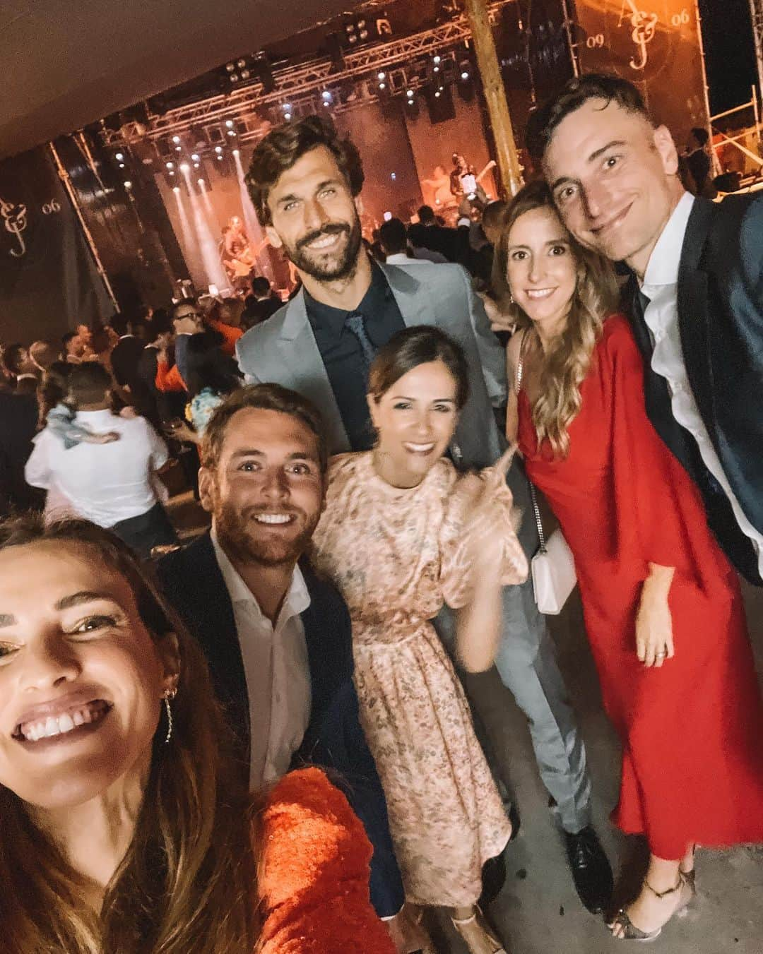 イバイ・ゴメスさんのインスタグラム写真 - (イバイ・ゴメスInstagram)「Last night! 🕺🏼  • 💍 @javi8martinez & @_aline_brum_ ❤️ • ¡POR TODA UNA VIDA JUNTOS PAREJA! 🥂」6月10日 18時32分 - ibaigomez