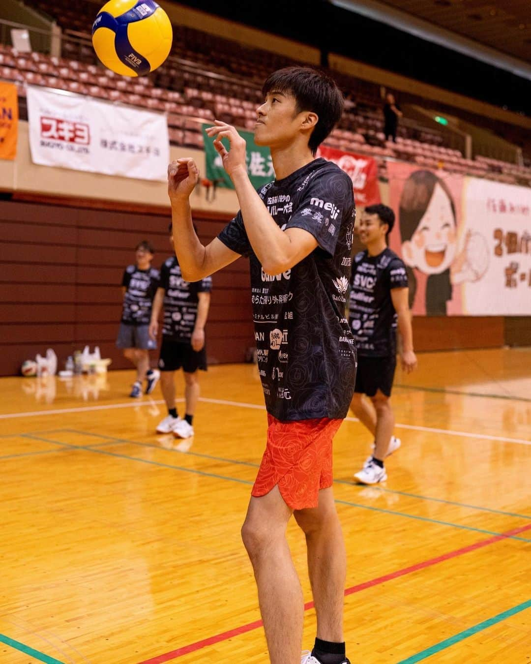 佐藤あり紗さんのインスタグラム写真 - (佐藤あり紗Instagram)「2023.5.27 . . 🏐佐藤あり紗2個バレーボール大会 in仙台🏐 大会を一緒に盛り上げてくださるスポンサーのみなたん❤️ . ❤️SVC!  @svc__group  . 🔋日本エコライフ . 🚘Gulliver @gulliver_minamisendai  . 💉医療法人 豊生会むらた日帰り外科手術クリニック . 🏨🍓仙台ターミナルビル(株)  @spalsendai  @hotelmetropolitansendai  @stbl_fruitfarm  . 🏠深松組  . 🐮牛タン炭火利久　@rikyu_sendaieki  . 🍺株式会社ノムタベル @skt_arata @iki_iki.r @kurukurupaamachiyan @iroriyaki.sumirechan @maji_magicalcook  . 🐮司 . 🦅焼助 @yakisuke.official  @yakisuke_kokubuncho  . 🚘KADAN . 👷‍♂️LIGHT @light_seon  . 🦷あやし眼科クリニック @ayashigeleven  . 🚘空気の洗車屋さん @kuuki_nosenshayasan  . ⚽️ヴォスクオーレ仙台 @voscuore_sendai  . 🔧elevn . ⛩榴岡天満宮 @tsutsujigaoka_tenmangu  . 🏠株式会社佐元 @samoto1914  . 🍫Meiji  . ♨️夢実の国 . 🦀スギヨ @kanikama_sugiyo_official  . 👕TRES @tres_volleyball  . ⛩️石巻金藏寺 . 🍜麺匠一丞 @mensho_ichijo  . 🍽こだまのどら焼き @kodamadorayaki  . 👨‍🔧Lincronova @nagano_president  . 🍴HACHI @hachi.1979  . 💉たじー @taji1_2_3  . 👷‍♂️誠晃興業 @yuya7912  . 👂加茂耳鼻咽喉科 . 🔩トーアス販売  @n.fumi0327  . 🍅La fata @lafatafarm  . 🏠山一地所 . 🍺ほかぞの @nomidocoro_hokazono45  . ☕️ほの香  @honokacoffee.inc  . 🍽登喜和 @tokiwasoba  . 💄Balilaxe   @bali_laxe  . 💪🏻KATSUYAMA @shozankancocoil   ☎️NTT東日本 @ntteastofficial  . 🔋山形パナソニック @yamagatapanasonic  . 🏐TEAM i @teami_girls  . ⛽️サーラエナジー株式会社 . 🏐清健堂  . 🥃BARRACK LIFE @barracklife  . 🚘GTAUTO @g.t.auto  . 👨‍⚕️たいよう接骨院  . 🍱あめいろ食堂 . 🦷こうま駅前デンタルクリニック . 🥮Riyan @riyancrepe  . 🍰you &g @you_and_g.official  . . #佐藤あり紗スポンサー #仙台発祥　 #佐藤あり紗2個バレーボール大会スポンサー #宮城県盛り上げたい　#仙台盛り上げたい #スポンサー　#参加者募集中 #佐藤あり紗 #あり紗組」6月10日 18時40分 - arisa_chu