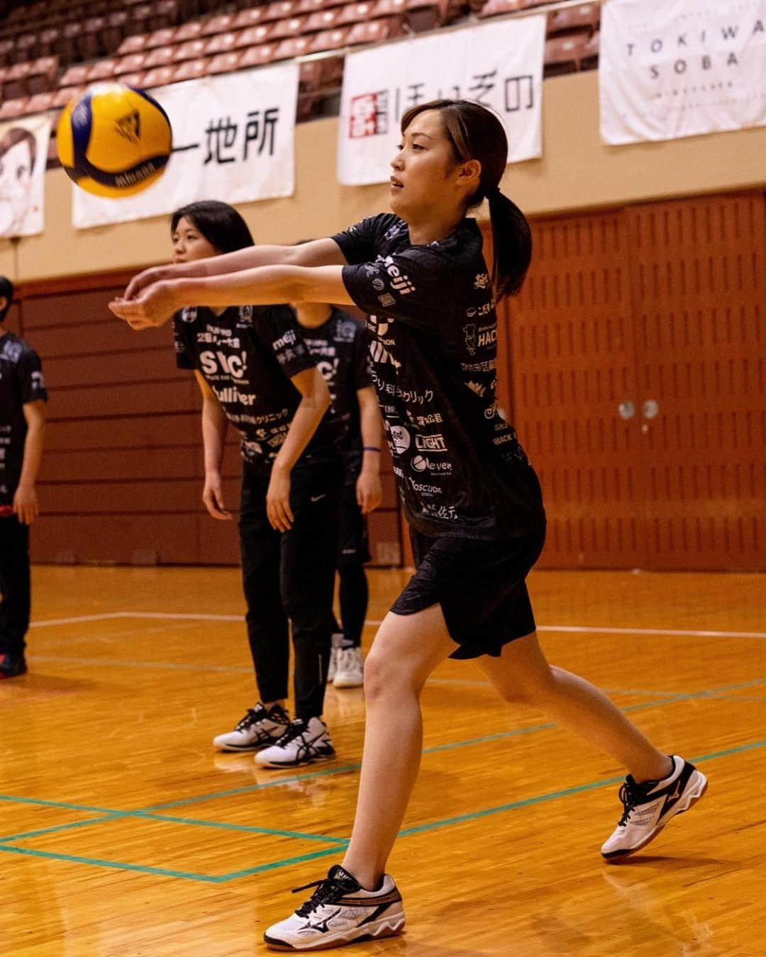 佐藤あり紗さんのインスタグラム写真 - (佐藤あり紗Instagram)「2023.5.27 . . 🏐佐藤あり紗2個バレーボール大会 in仙台🏐 大会を一緒に盛り上げてくださるスポンサーのみなたん❤️ . ❤️SVC!  @svc__group  . 🔋日本エコライフ . 🚘Gulliver @gulliver_minamisendai  . 💉医療法人 豊生会むらた日帰り外科手術クリニック . 🏨🍓仙台ターミナルビル(株)  @spalsendai  @hotelmetropolitansendai  @stbl_fruitfarm  . 🏠深松組  . 🐮牛タン炭火利久　@rikyu_sendaieki  . 🍺株式会社ノムタベル @skt_arata @iki_iki.r @kurukurupaamachiyan @iroriyaki.sumirechan @maji_magicalcook  . 🐮司 . 🦅焼助 @yakisuke.official  @yakisuke_kokubuncho  . 🚘KADAN . 👷‍♂️LIGHT @light_seon  . 🦷あやし眼科クリニック @ayashigeleven  . 🚘空気の洗車屋さん @kuuki_nosenshayasan  . ⚽️ヴォスクオーレ仙台 @voscuore_sendai  . 🔧elevn . ⛩榴岡天満宮 @tsutsujigaoka_tenmangu  . 🏠株式会社佐元 @samoto1914  . 🍫Meiji  . ♨️夢実の国 . 🦀スギヨ @kanikama_sugiyo_official  . 👕TRES @tres_volleyball  . ⛩️石巻金藏寺 . 🍜麺匠一丞 @mensho_ichijo  . 🍽こだまのどら焼き @kodamadorayaki  . 👨‍🔧Lincronova @nagano_president  . 🍴HACHI @hachi.1979  . 💉たじー @taji1_2_3  . 👷‍♂️誠晃興業 @yuya7912  . 👂加茂耳鼻咽喉科 . 🔩トーアス販売  @n.fumi0327  . 🍅La fata @lafatafarm  . 🏠山一地所 . 🍺ほかぞの @nomidocoro_hokazono45  . ☕️ほの香  @honokacoffee.inc  . 🍽登喜和 @tokiwasoba  . 💄Balilaxe   @bali_laxe  . 💪🏻KATSUYAMA @shozankancocoil   ☎️NTT東日本 @ntteastofficial  . 🔋山形パナソニック @yamagatapanasonic  . 🏐TEAM i @teami_girls  . ⛽️サーラエナジー株式会社 . 🏐清健堂  . 🥃BARRACK LIFE @barracklife  . 🚘GTAUTO @g.t.auto  . 👨‍⚕️たいよう接骨院  . 🍱あめいろ食堂 . 🦷こうま駅前デンタルクリニック . 🥮Riyan @riyancrepe  . 🍰you &g @you_and_g.official  . . #佐藤あり紗スポンサー #仙台発祥　 #佐藤あり紗2個バレーボール大会スポンサー #宮城県盛り上げたい　#仙台盛り上げたい #スポンサー　#参加者募集中 #佐藤あり紗 #あり紗組」6月10日 18時40分 - arisa_chu