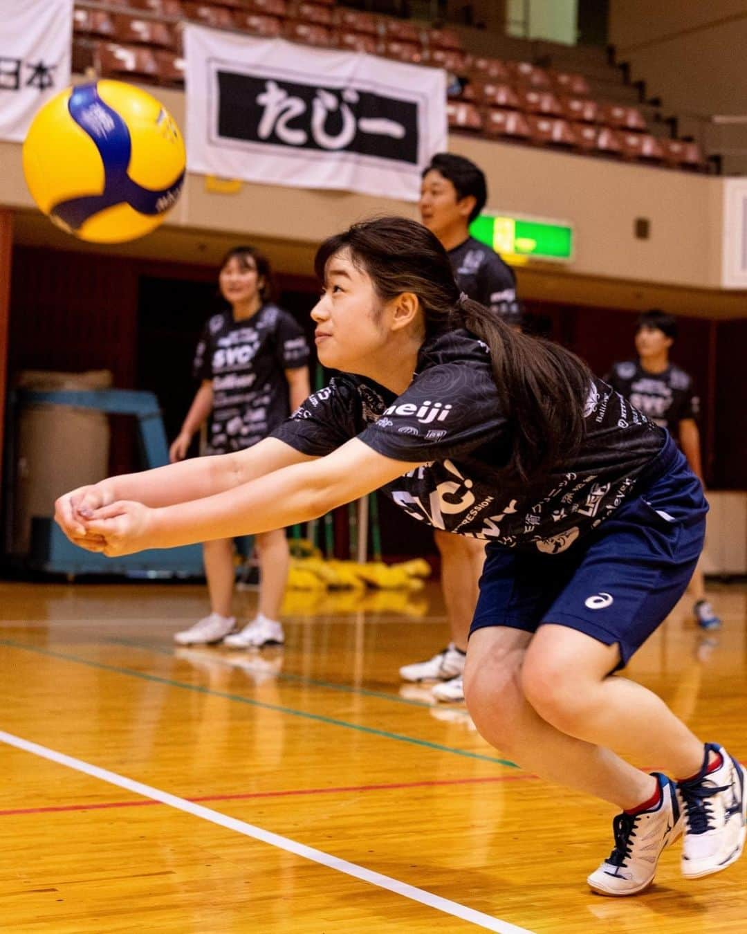 佐藤あり紗のインスタグラム：「2023.5.27 . . 🏐佐藤あり紗2個バレーボール大会 in仙台🏐 大会を一緒に盛り上げてくださるスポンサーのみなたん❤️ . ❤️SVC!  @svc__group  . 🔋日本エコライフ . 🚘Gulliver @gulliver_minamisendai  . 💉医療法人 豊生会むらた日帰り外科手術クリニック . 🏨🍓仙台ターミナルビル(株)  @spalsendai  @hotelmetropolitansendai  @stbl_fruitfarm  . 🏠深松組  . 🐮牛タン炭火利久　@rikyu_sendaieki  . 🍺株式会社ノムタベル @skt_arata @iki_iki.r @kurukurupaamachiyan @iroriyaki.sumirechan @maji_magicalcook  . 🐮司 . 🦅焼助 @yakisuke.official  @yakisuke_kokubuncho  . 🚘KADAN . 👷‍♂️LIGHT @light_seon  . 🦷あやし眼科クリニック @ayashigeleven  . 🚘空気の洗車屋さん @kuuki_nosenshayasan  . ⚽️ヴォスクオーレ仙台 @voscuore_sendai  . 🔧elevn . ⛩榴岡天満宮 @tsutsujigaoka_tenmangu  . 🏠株式会社佐元 @samoto1914  . 🍫Meiji  . ♨️夢実の国 . 🦀スギヨ @kanikama_sugiyo_official  . 👕TRES @tres_volleyball  . ⛩️石巻金藏寺 . 🍜麺匠一丞 @mensho_ichijo  . 🍽こだまのどら焼き @kodamadorayaki  . 👨‍🔧Lincronova @nagano_president  . 🍴HACHI @hachi.1979  . 💉たじー @taji1_2_3  . 👷‍♂️誠晃興業 @yuya7912  . 👂加茂耳鼻咽喉科 . 🔩トーアス販売  @n.fumi0327  . 🍅La fata @lafatafarm  . 🏠山一地所 . 🍺ほかぞの @nomidocoro_hokazono45  . ☕️ほの香  @honokacoffee.inc  . 🍽登喜和 @tokiwasoba  . 💄Balilaxe   @bali_laxe  . 💪🏻KATSUYAMA @shozankancocoil   ☎️NTT東日本 @ntteastofficial  . 🔋山形パナソニック @yamagatapanasonic  . 🏐TEAM i @teami_girls  . ⛽️サーラエナジー株式会社 . 🏐清健堂  . 🥃BARRACK LIFE @barracklife  . 🚘GTAUTO @g.t.auto  . 👨‍⚕️たいよう接骨院  . 🍱あめいろ食堂 . 🦷こうま駅前デンタルクリニック . 🥮Riyan @riyancrepe  . 🍰you &g @you_and_g.official  . . #佐藤あり紗スポンサー #仙台発祥　 #佐藤あり紗2個バレーボール大会スポンサー #宮城県盛り上げたい　#仙台盛り上げたい #スポンサー　#参加者募集中 #佐藤あり紗 #あり紗組」