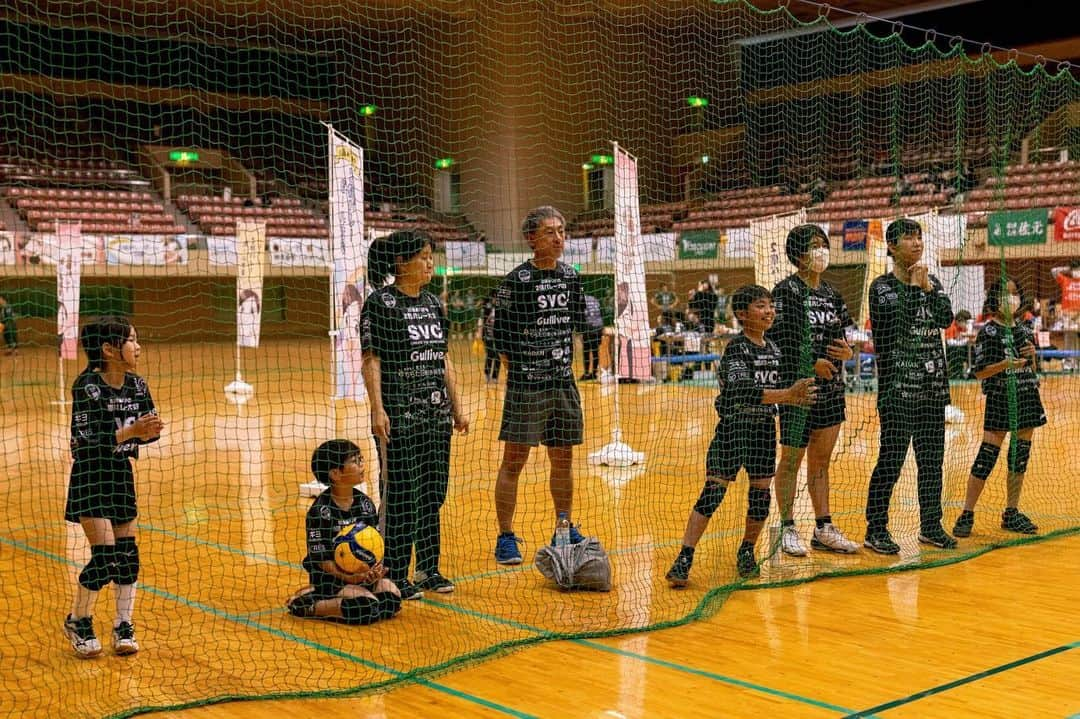 佐藤あり紗さんのインスタグラム写真 - (佐藤あり紗Instagram)「2023.5.27 . . 🏐佐藤あり紗2個バレーボール大会 in仙台🏐 大会を一緒に盛り上げてくださるスポンサーのみなたん❤️ . ❤️SVC!  @svc__group  . 🔋日本エコライフ . 🚘Gulliver @gulliver_minamisendai  . 💉医療法人 豊生会むらた日帰り外科手術クリニック . 🏨🍓仙台ターミナルビル(株)  @spalsendai  @hotelmetropolitansendai  @stbl_fruitfarm  . 🏠深松組  . 🐮牛タン炭火利久　@rikyu_sendaieki  . 🍺株式会社ノムタベル @skt_arata @iki_iki.r @kurukurupaamachiyan @iroriyaki.sumirechan @maji_magicalcook  . 🐮司 . 🦅焼助 @yakisuke.official  @yakisuke_kokubuncho  . 🚘KADAN . 👷‍♂️LIGHT @light_seon  . 🦷あやし眼科クリニック @ayashigeleven  . 🚘空気の洗車屋さん @kuuki_nosenshayasan  . ⚽️ヴォスクオーレ仙台 @voscuore_sendai  . 🔧elevn . ⛩榴岡天満宮 @tsutsujigaoka_tenmangu  . 🏠株式会社佐元 @samoto1914  . 🍫Meiji  . ♨️夢実の国 . 🦀スギヨ @kanikama_sugiyo_official  . 👕TRES @tres_volleyball  . ⛩️石巻金藏寺 . 🍜麺匠一丞 @mensho_ichijo  . 🍽こだまのどら焼き @kodamadorayaki  . 👨‍🔧Lincronova @nagano_president  . 🍴HACHI @hachi.1979  . 💉たじー @taji1_2_3  . 👷‍♂️誠晃興業 @yuya7912  . 👂加茂耳鼻咽喉科 . 🔩トーアス販売  @n.fumi0327  . 🍅La fata @lafatafarm  . 🏠山一地所 . 🍺ほかぞの @nomidocoro_hokazono45  . ☕️ほの香  @honokacoffee.inc  . 🍽登喜和 @tokiwasoba  . 💄Balilaxe   @bali_laxe  . 💪🏻KATSUYAMA @shozankancocoil   ☎️NTT東日本 @ntteastofficial  . 🔋山形パナソニック @yamagatapanasonic  . 🏐TEAM i @teami_girls  . ⛽️サーラエナジー株式会社 . 🏐清健堂  . 🥃BARRACK LIFE @barracklife  . 🚘GTAUTO @g.t.auto  . 👨‍⚕️たいよう接骨院  . 🍱あめいろ食堂 . 🦷こうま駅前デンタルクリニック . 🥮Riyan @riyancrepe  . 🍰you &g @you_and_g.official  . . #佐藤あり紗スポンサー #仙台発祥　 #佐藤あり紗2個バレーボール大会スポンサー #宮城県盛り上げたい　#仙台盛り上げたい #スポンサー　#参加者募集中 #佐藤あり紗 #あり紗組」6月10日 18時48分 - arisa_chu