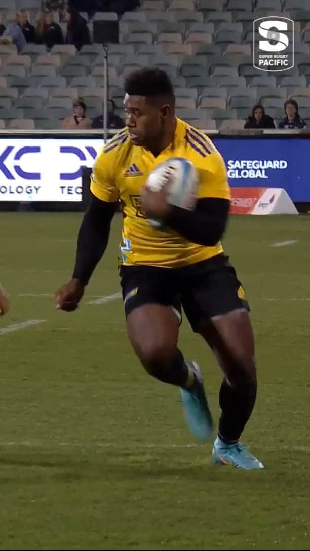 Super Rugbyのインスタグラム：「Early STRIKE!  Kini Naholo puts @hurricanesrugby on the board early!  #BRUvHUR #SuperRugbyPacific #WelcomeToYourSuperStage」