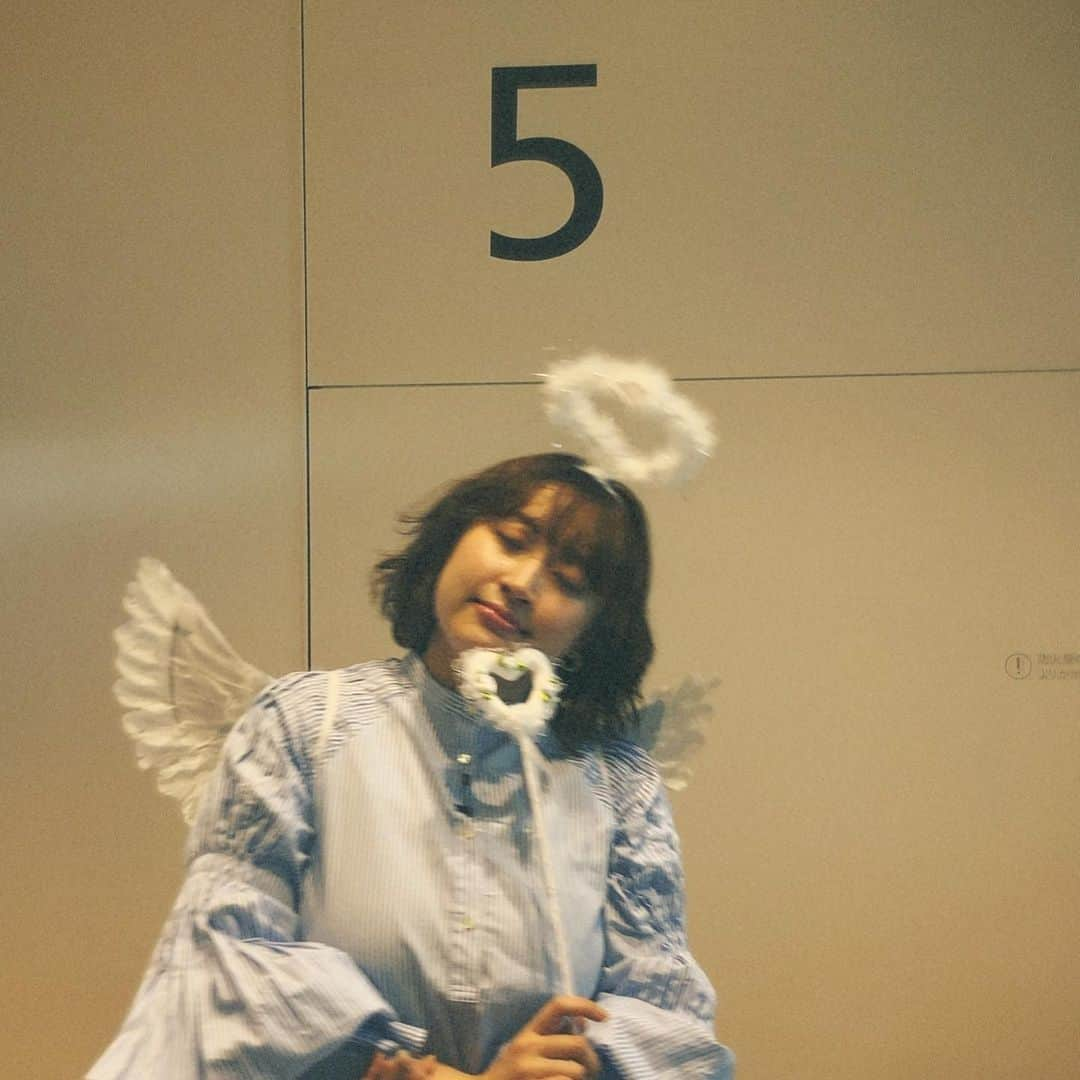 丸山礼さんのインスタグラム写真 - (丸山礼Instagram)「👼天使大学さんの天使祭で ネタさせていただきました はりきって天使の格好で登場したよ😂✨ まるやまと同じ藤高卒の女の子がちらほらいて うれしかったなぁ🥺😂 すぐ島先生のものまねしちゃう！ ほかの周りのみんなはわからないのに😂 藤の共通言語島先生のものまね😂」6月10日 18時49分 - rei_maruyama