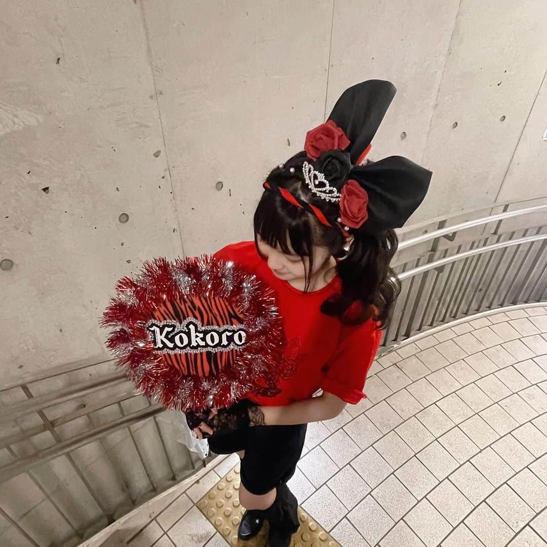 荻山こころさんのインスタグラム写真 - (荻山こころInstagram)「初盛り髪〜❤️🖤  #盛り髪  #盛り髪jk  #体育祭  #体育祭ヘアセット  #体育祭プリ  #体育祭うちわ  #jk  #jkブランド  #jkの素敵な思い出  #jk2  #sjk」6月10日 18時50分 - ogiyama_kokoro