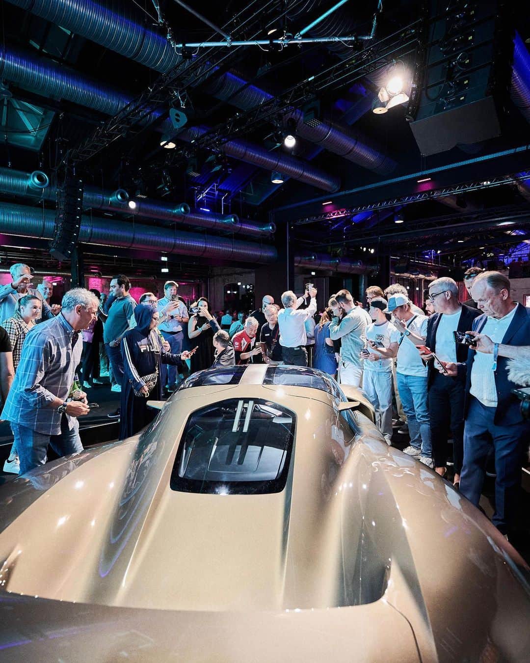 Porscheさんのインスタグラム写真 - (PorscheInstagram)「This weekend is one for the history books as we celebrate 75 years of Porsche. The festivities kicked off with the one thing that makes Porsche what it is – our community. We came together from around the world for an evening fuelled by our Porsche passion.」6月10日 19時05分 - porsche