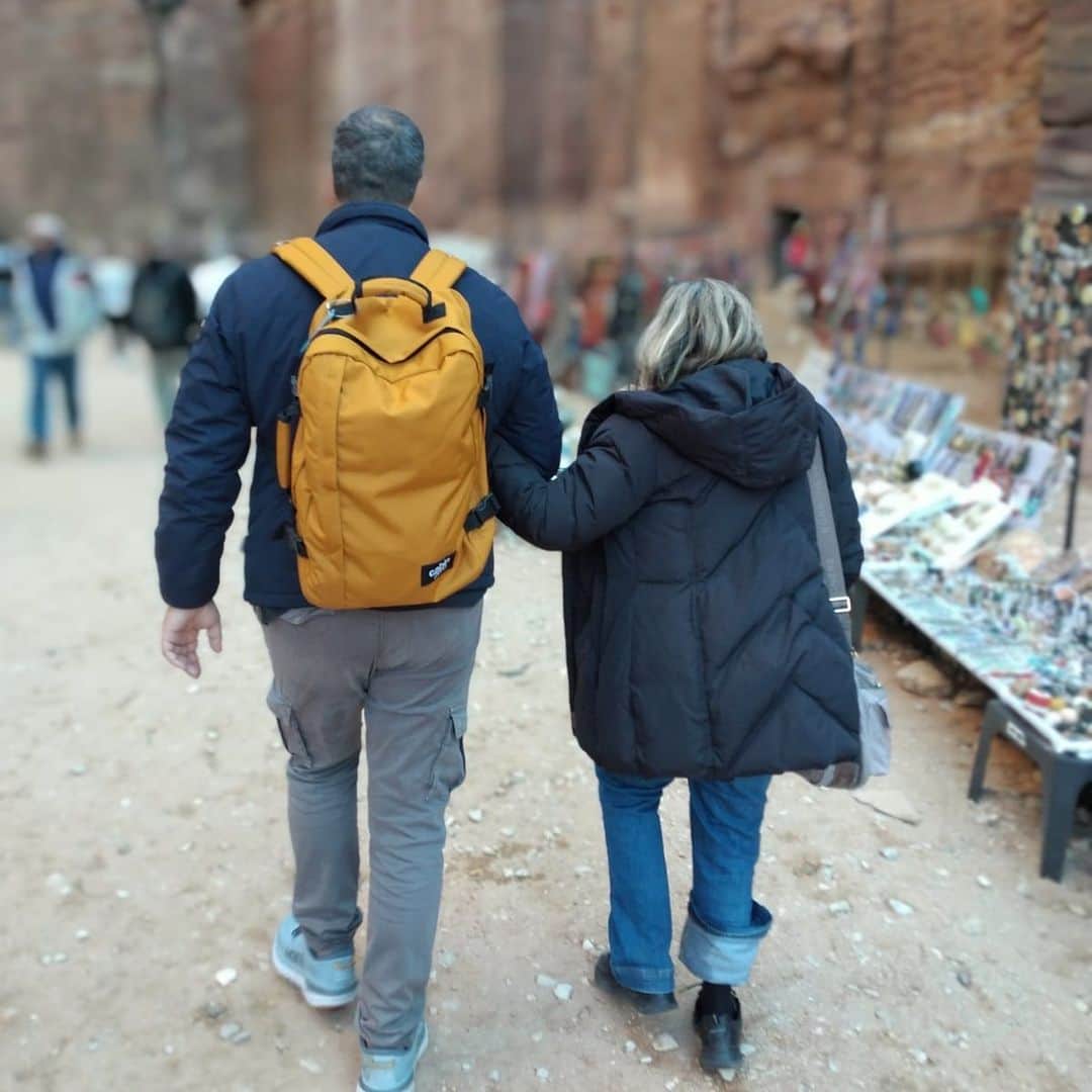 のインスタグラム：「Adventure awaits with my favourite travel companion and our trusty CabinZero backpacks! 🌍✨  @tmvillanismario  #CabinZero #Travel #backpack #packing #Zerohassletravel」